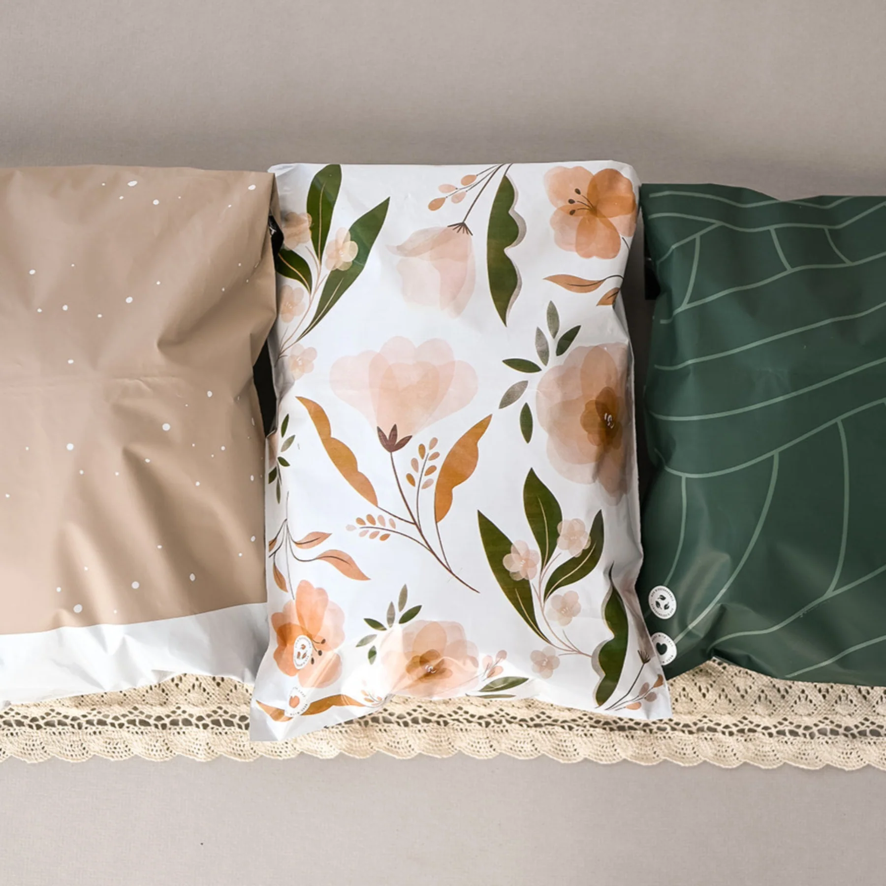 Camelia Bloom Biodegradable Mailers 10 x 13