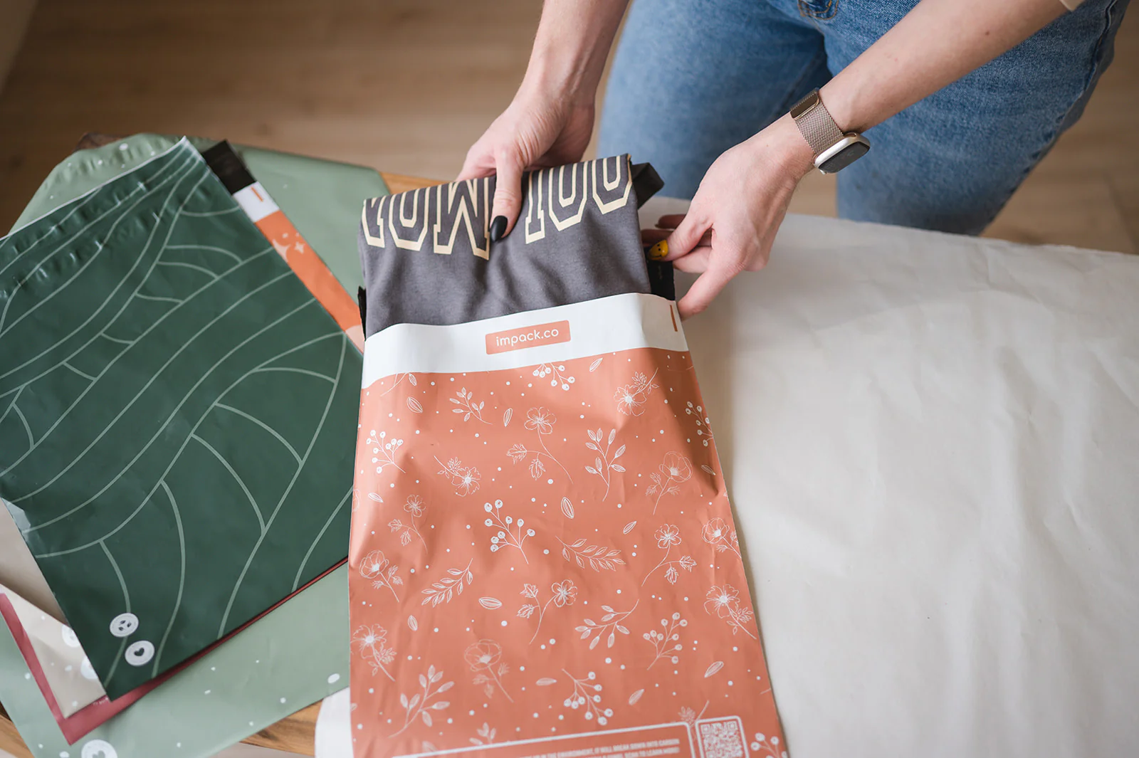 Floral 2D Rosy Brown Biodegradable Mailers 10 x 13