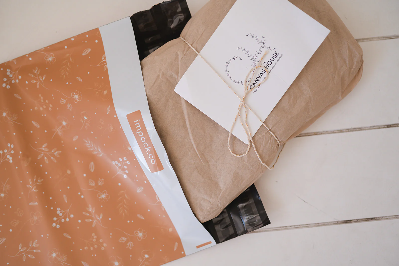Floral 2D Chestnut Biodegradable Mailers 14.5 x 19
