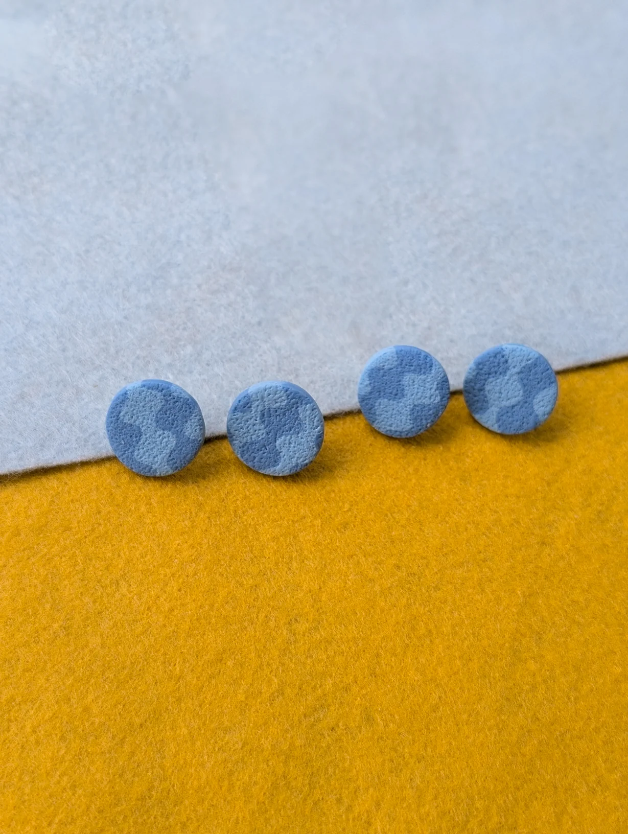 Studs - Simple Squiggle