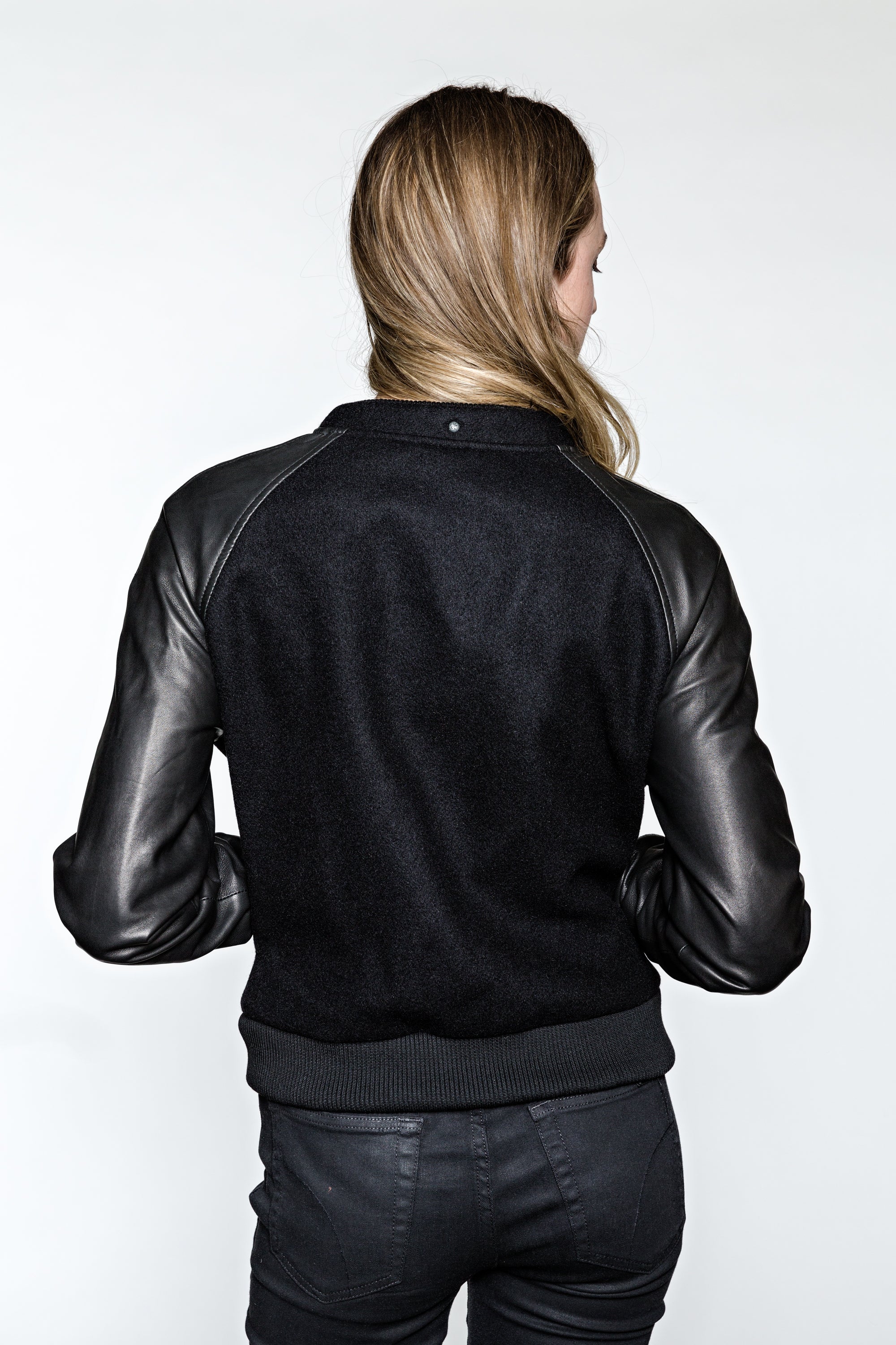 JKT:1W THE WOMEN'S CREW VARSITY