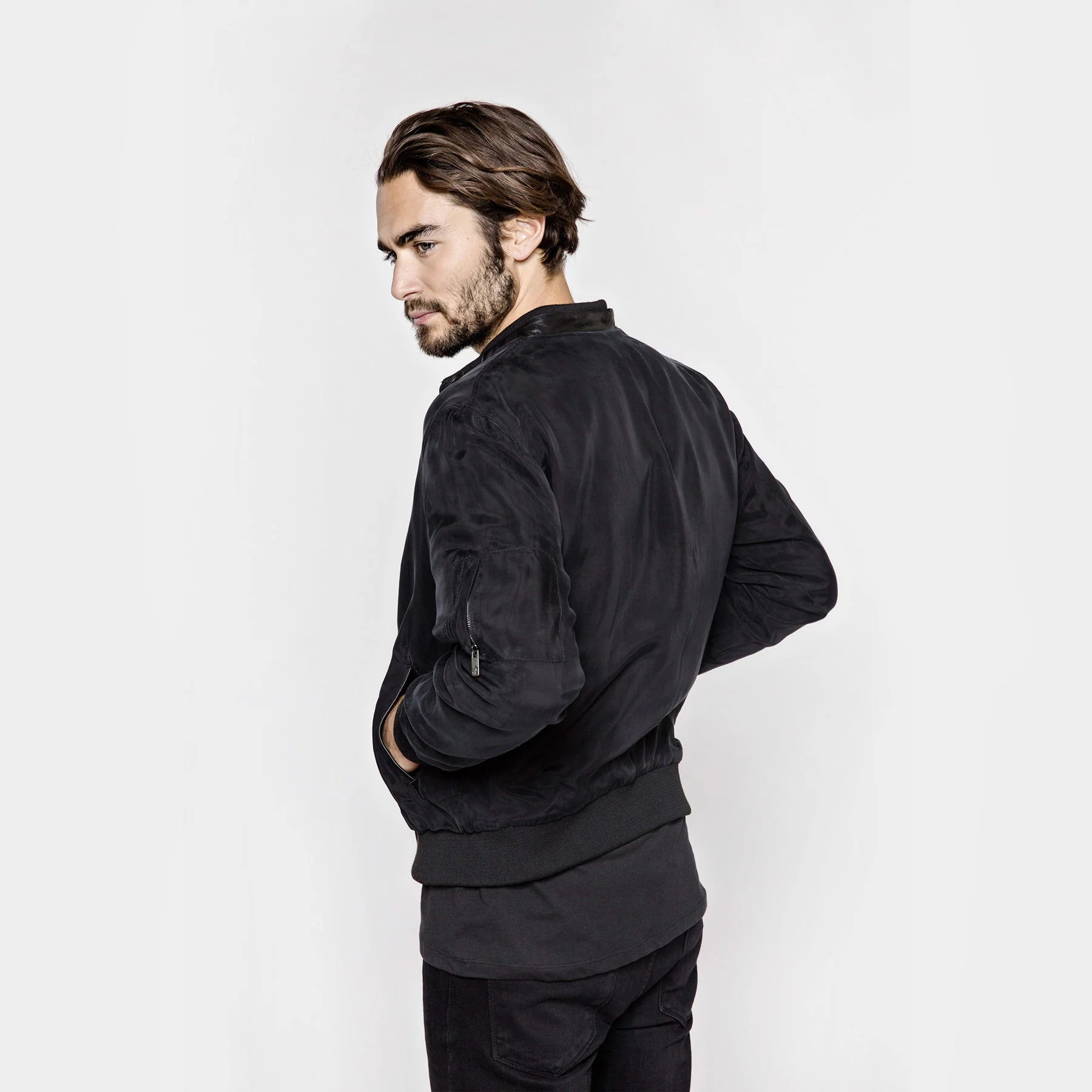 JKT:2 “THE BOMBER (Cupro)”