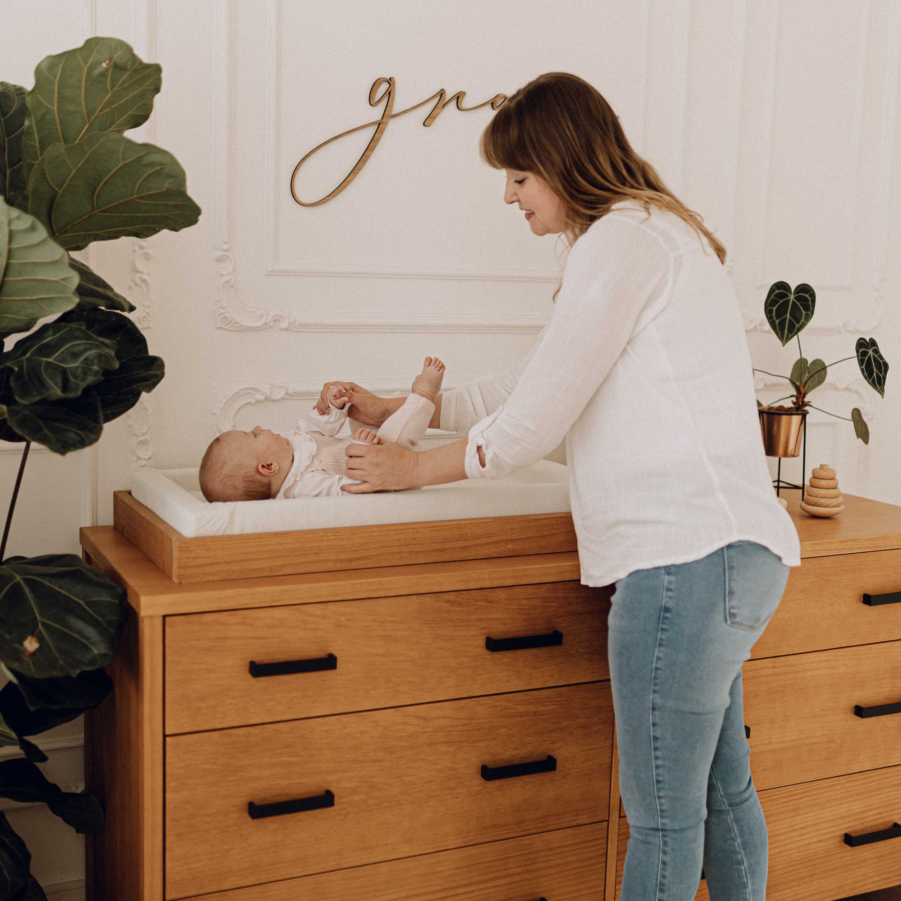 Cali Changing Tray in Hazelnut