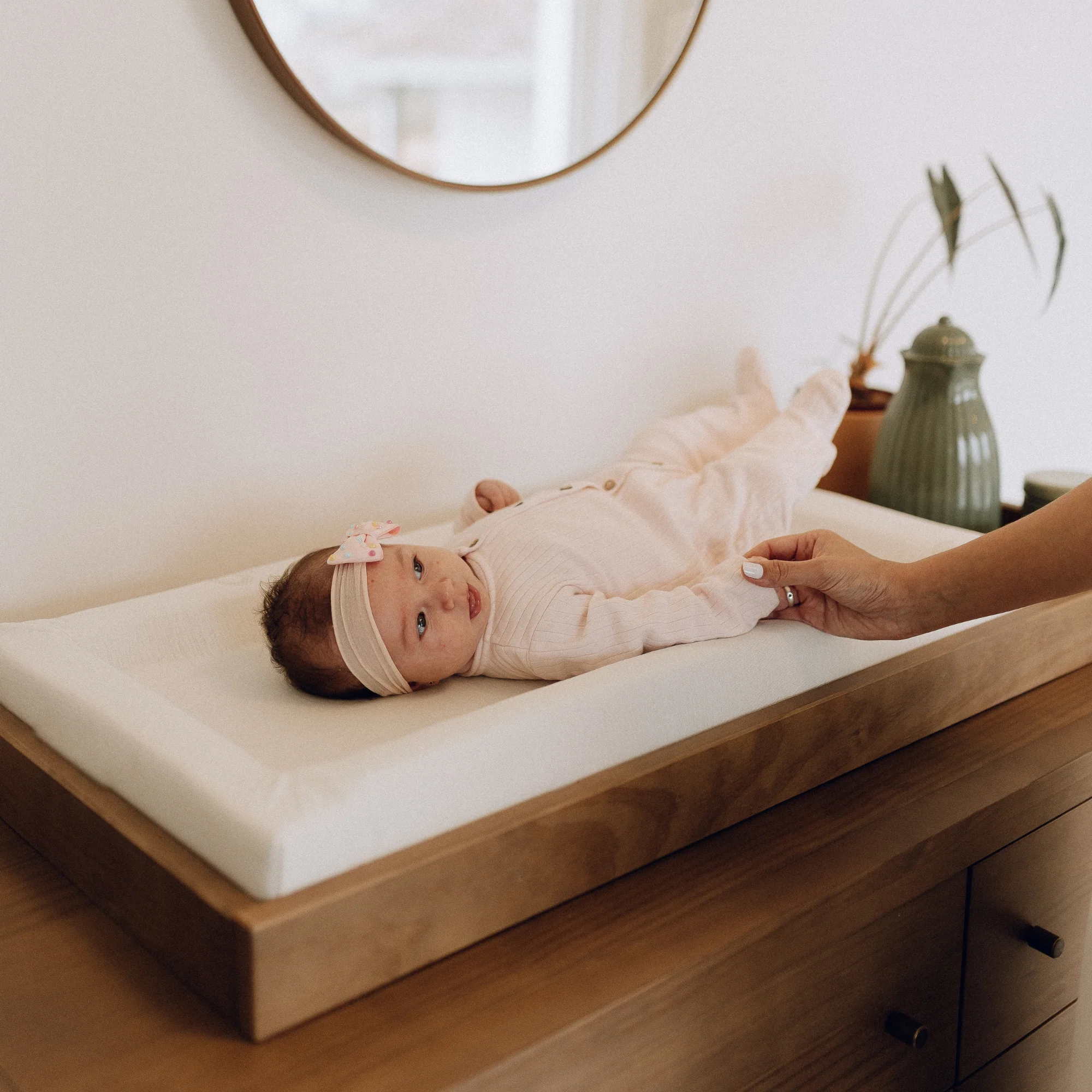 Noah Changing Tray in Walnut