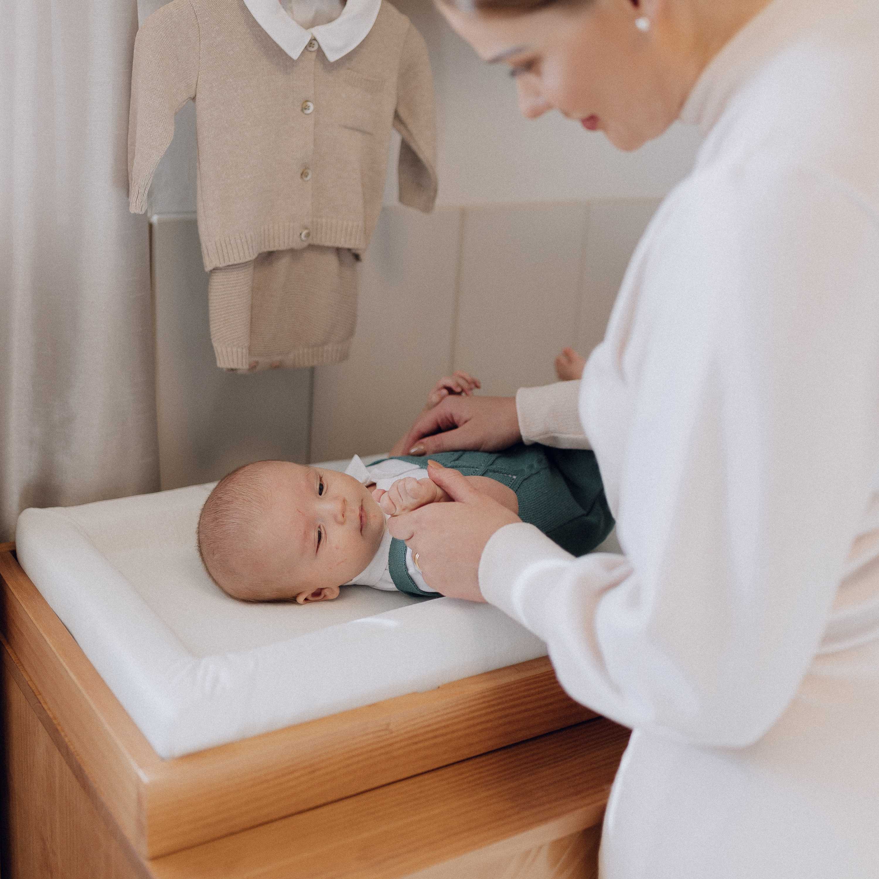 Retro Changing Tray in Hazelnut
