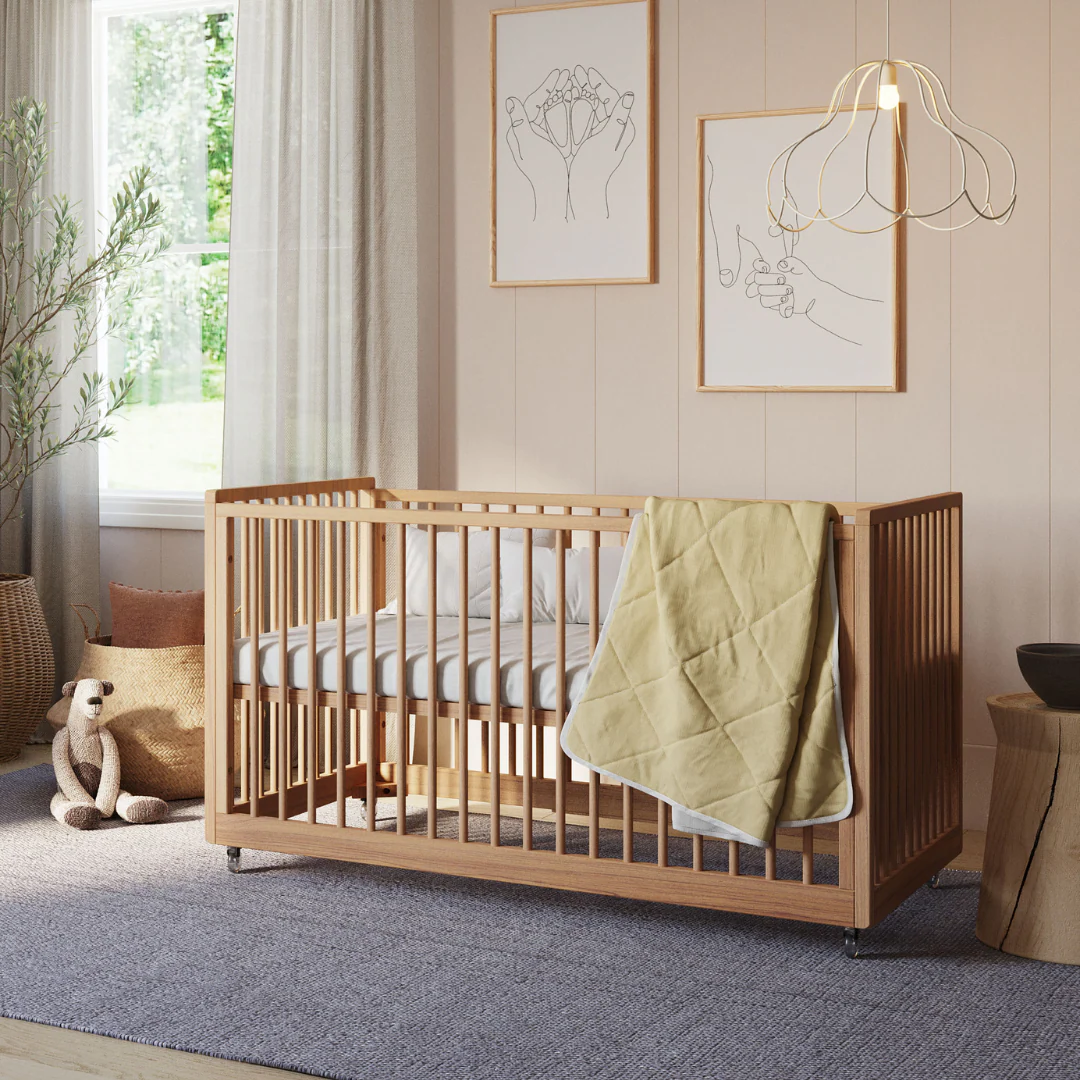 Cali Convertible Crib 4 in 1 in Hazelnut