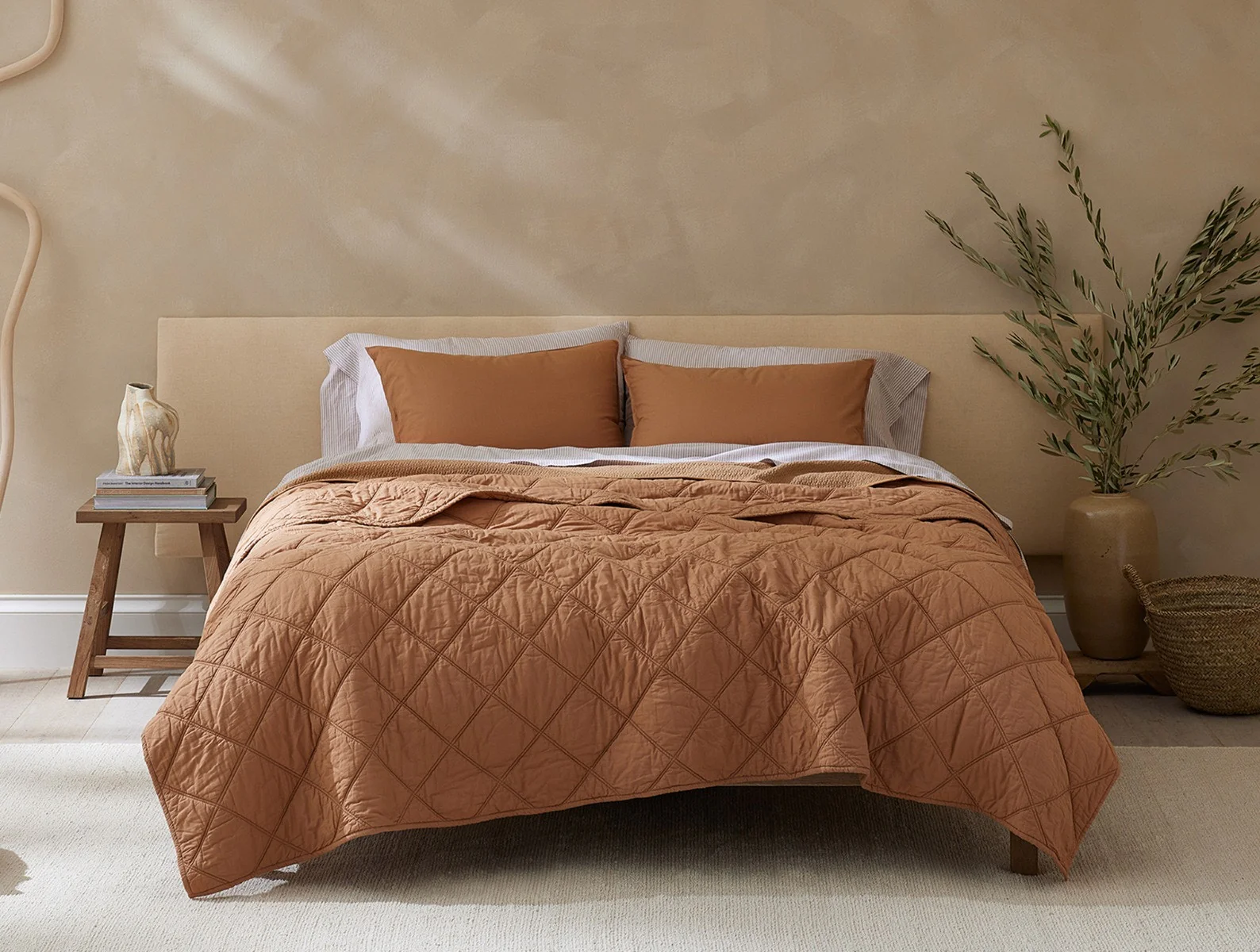 Diamond-Stitched Organic Cotton Comforter