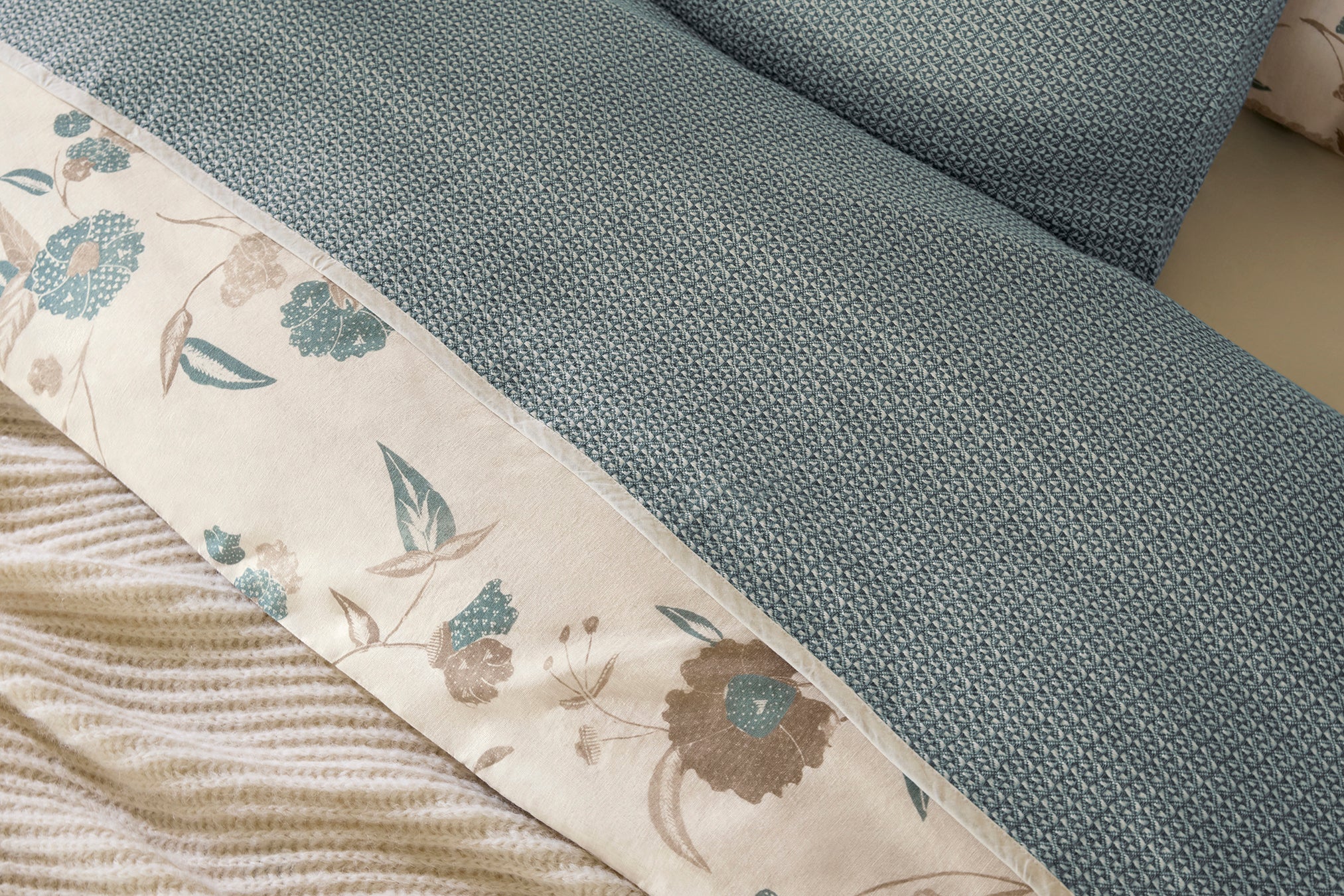 Honeycomb Organic Blanket