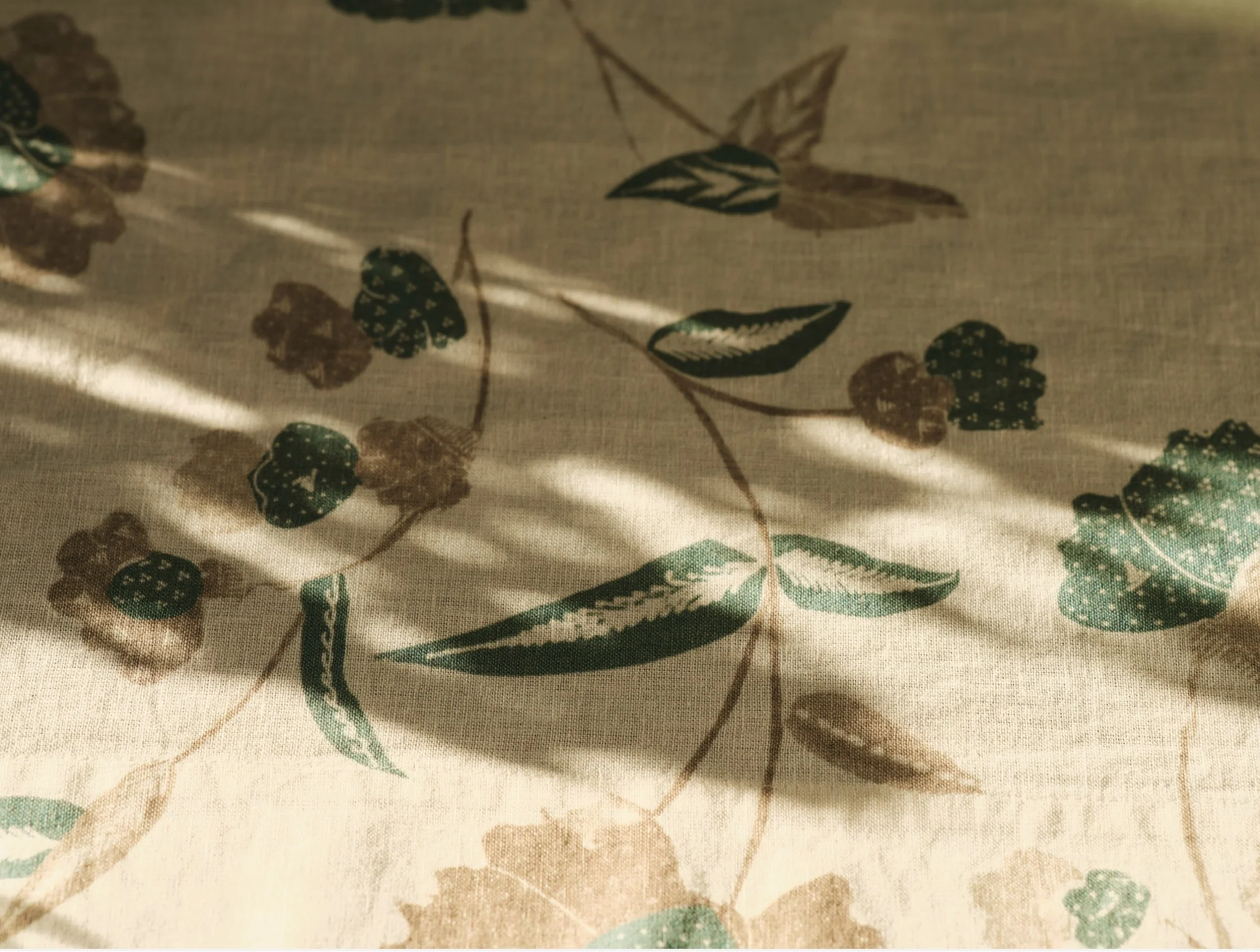 Aurora Print Table Runner