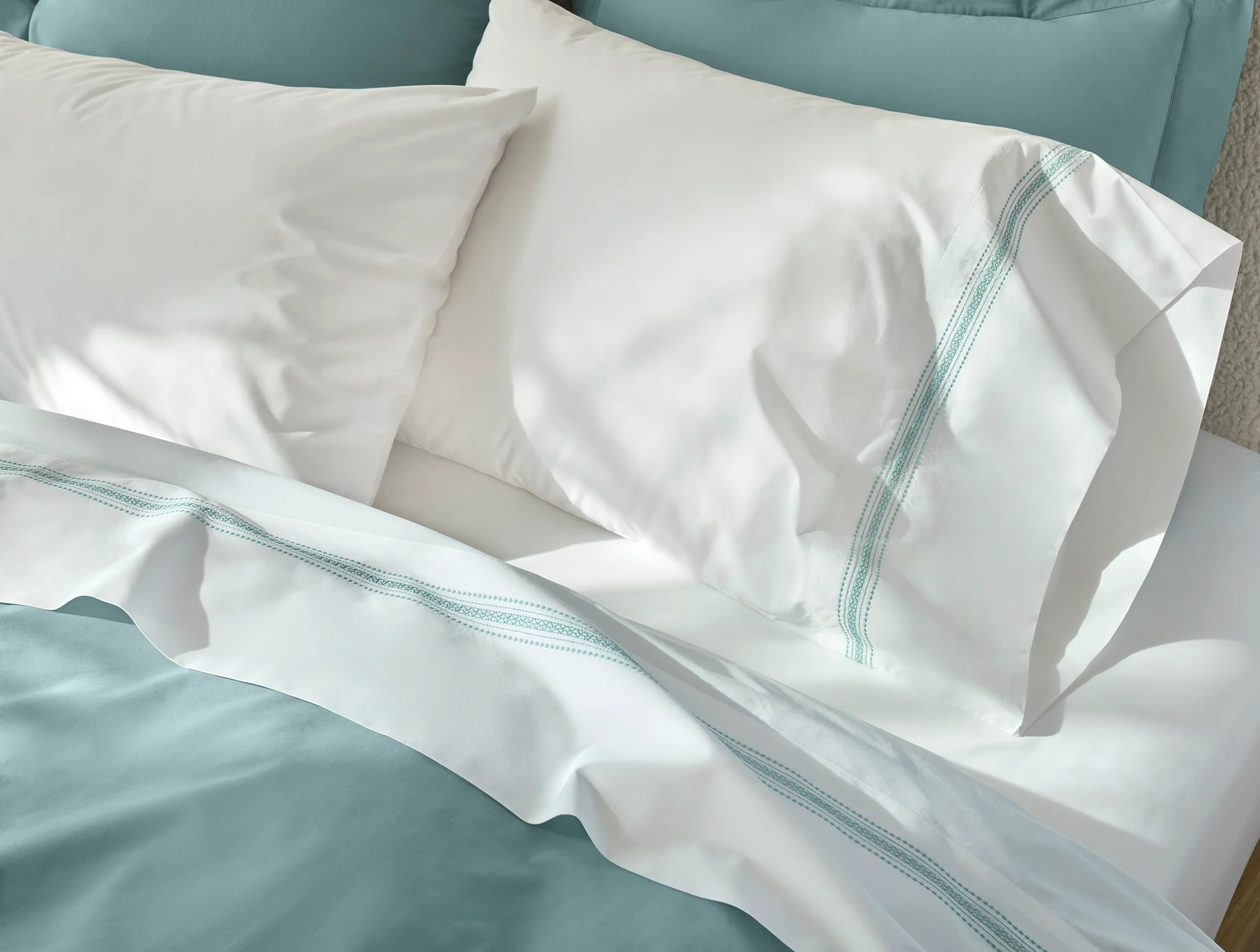 Landscape Embroidered Organic Percale Sheet Set