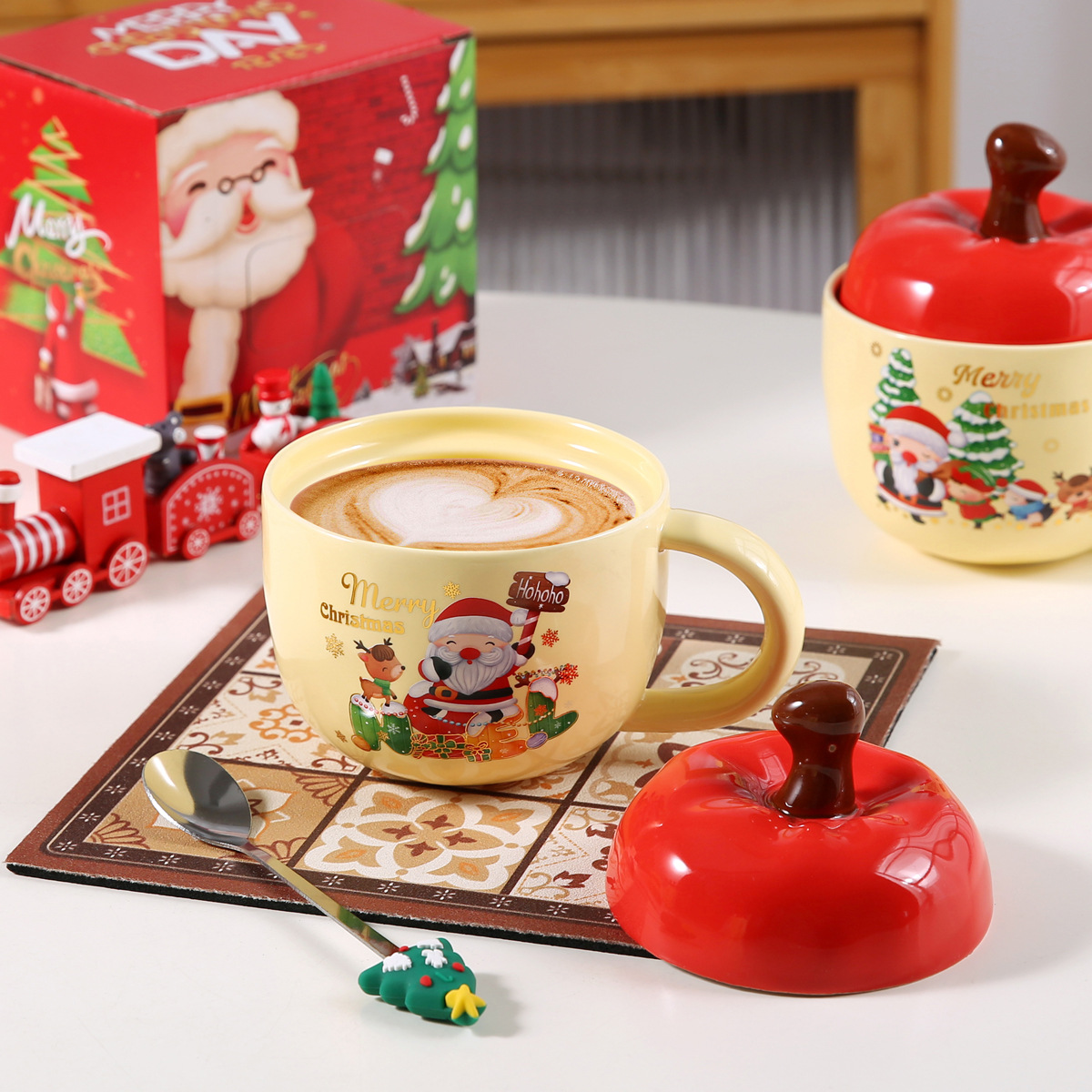 Christmas Santa Ceramic Mug with Apple Lid