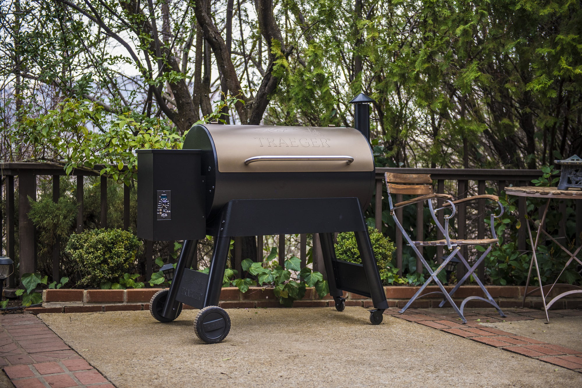Traeger Pellet Grills Pro 34 Wood Pellet Grill and Smoker - Bronze