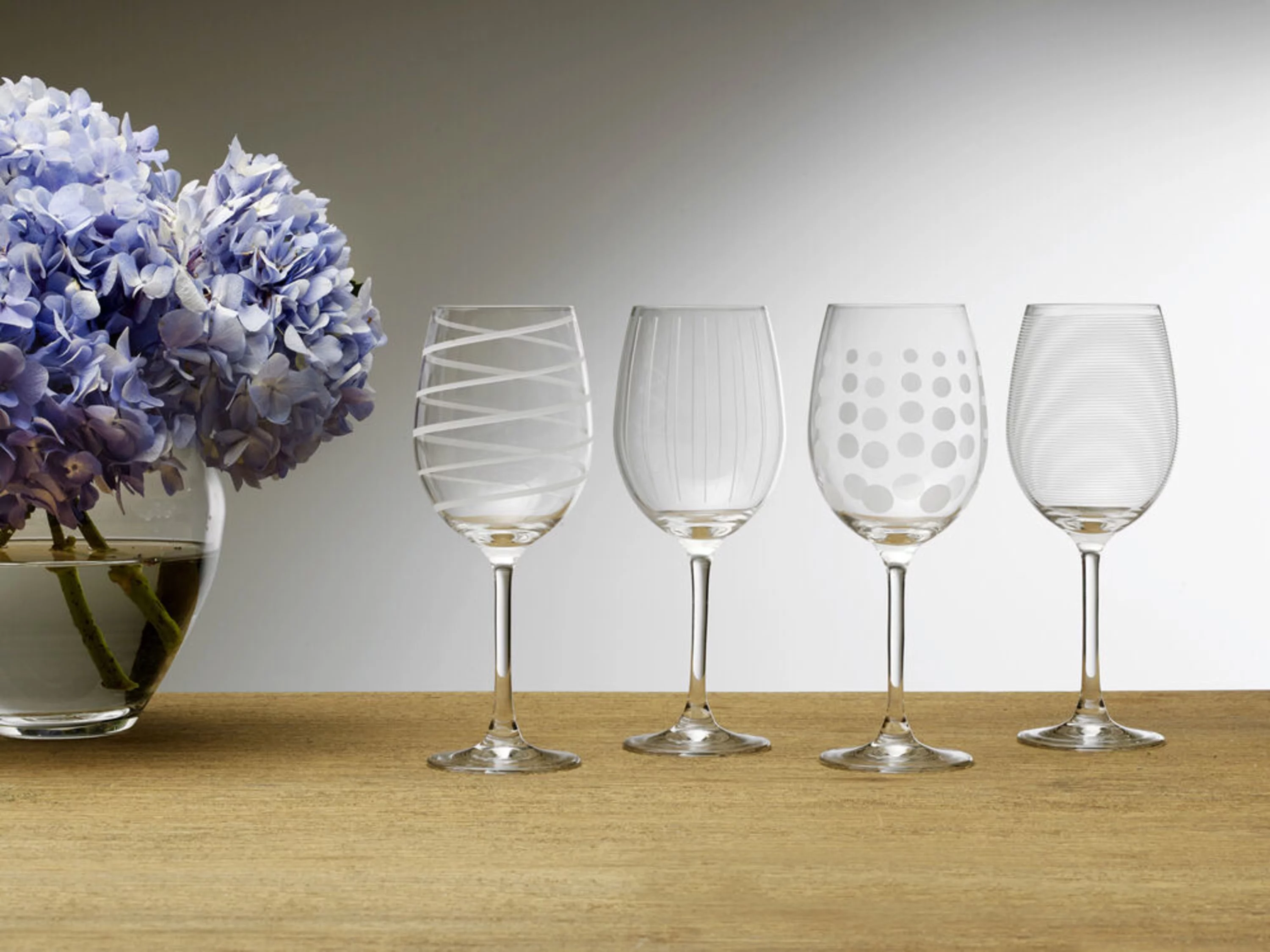 Mikasa Cheers 15.89-Ounce White Wine Glasses, Service for 4