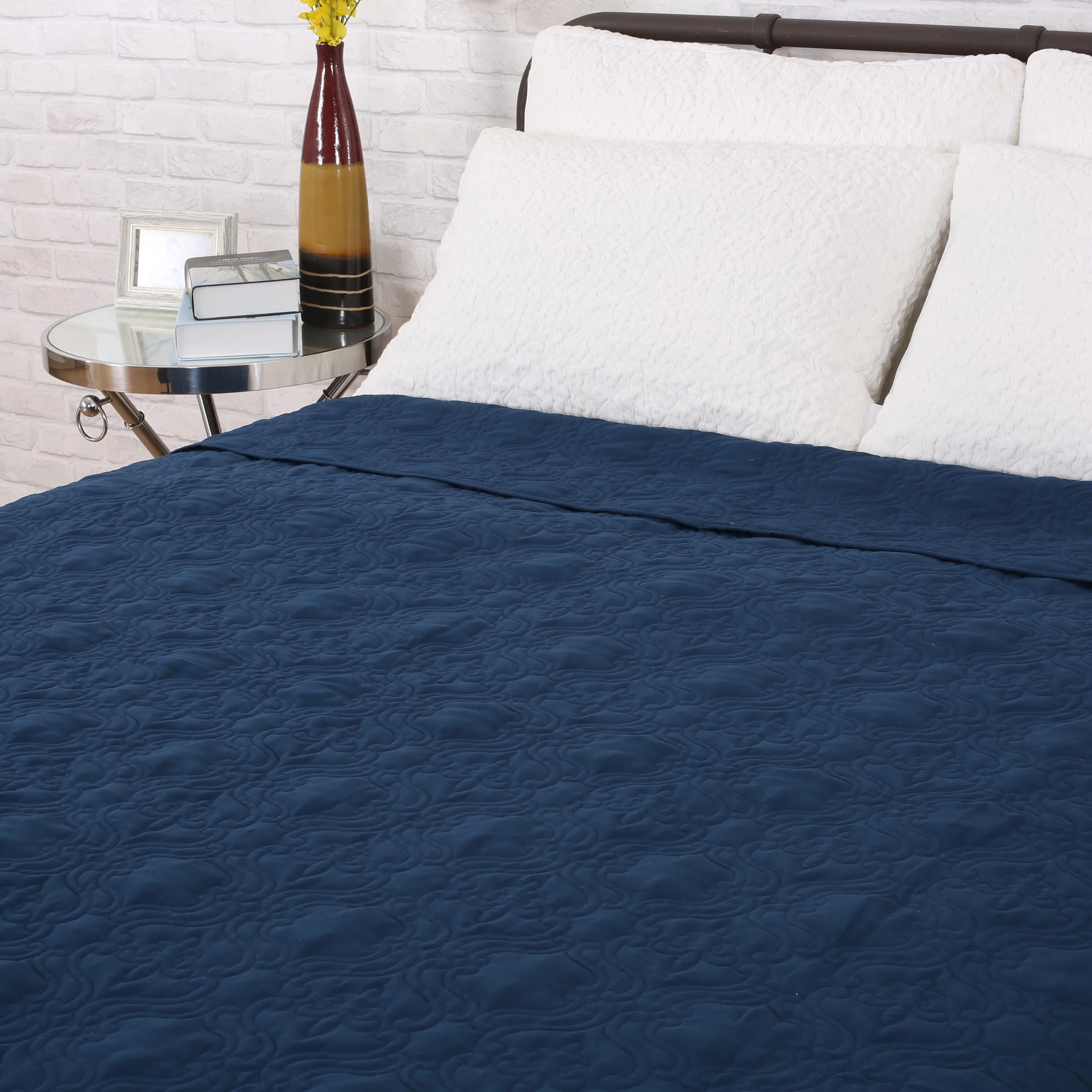 Noble House Rogelio Full/ Queen Quilt, Navy