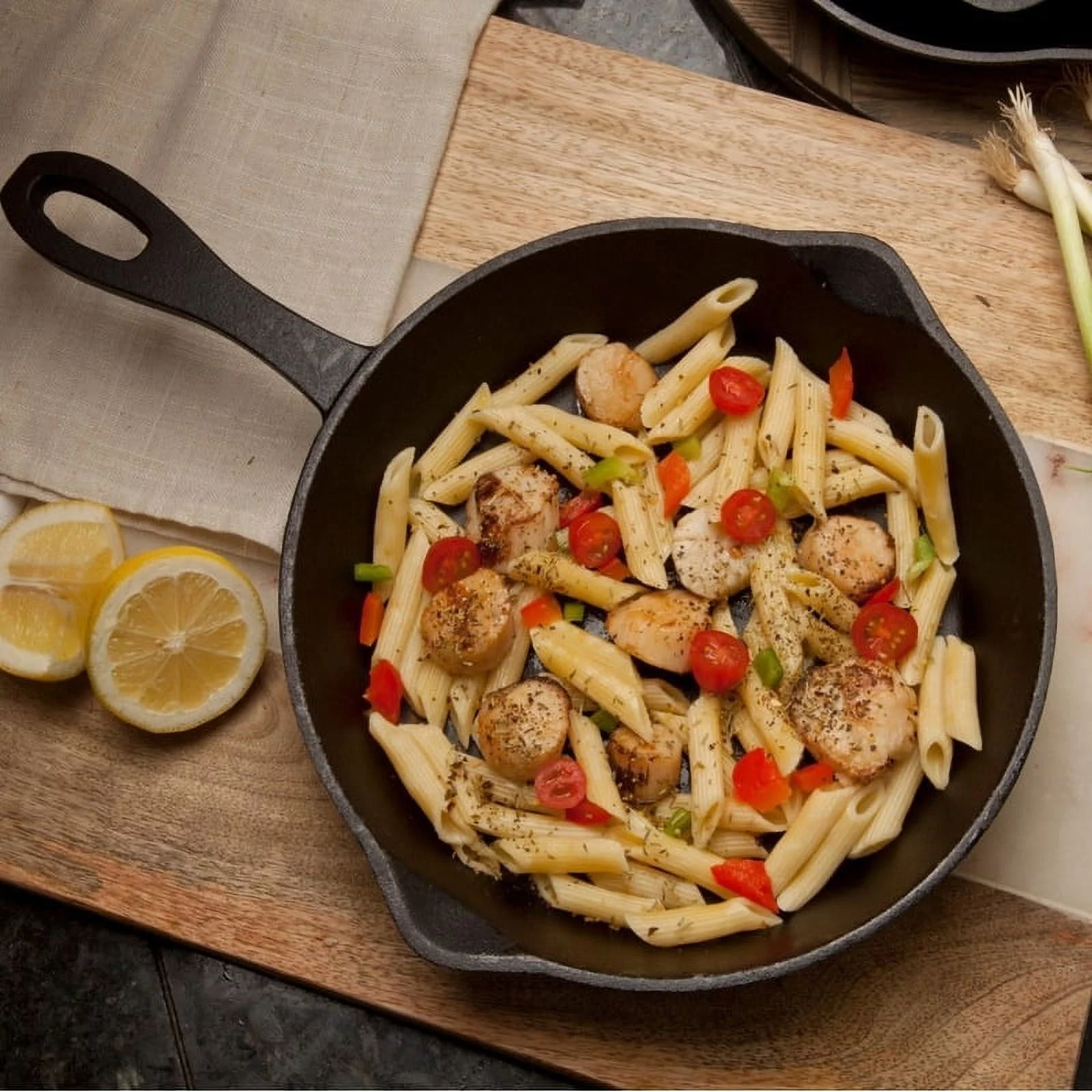 Bayou Classic 7431 Cast Iron Skillet, 10