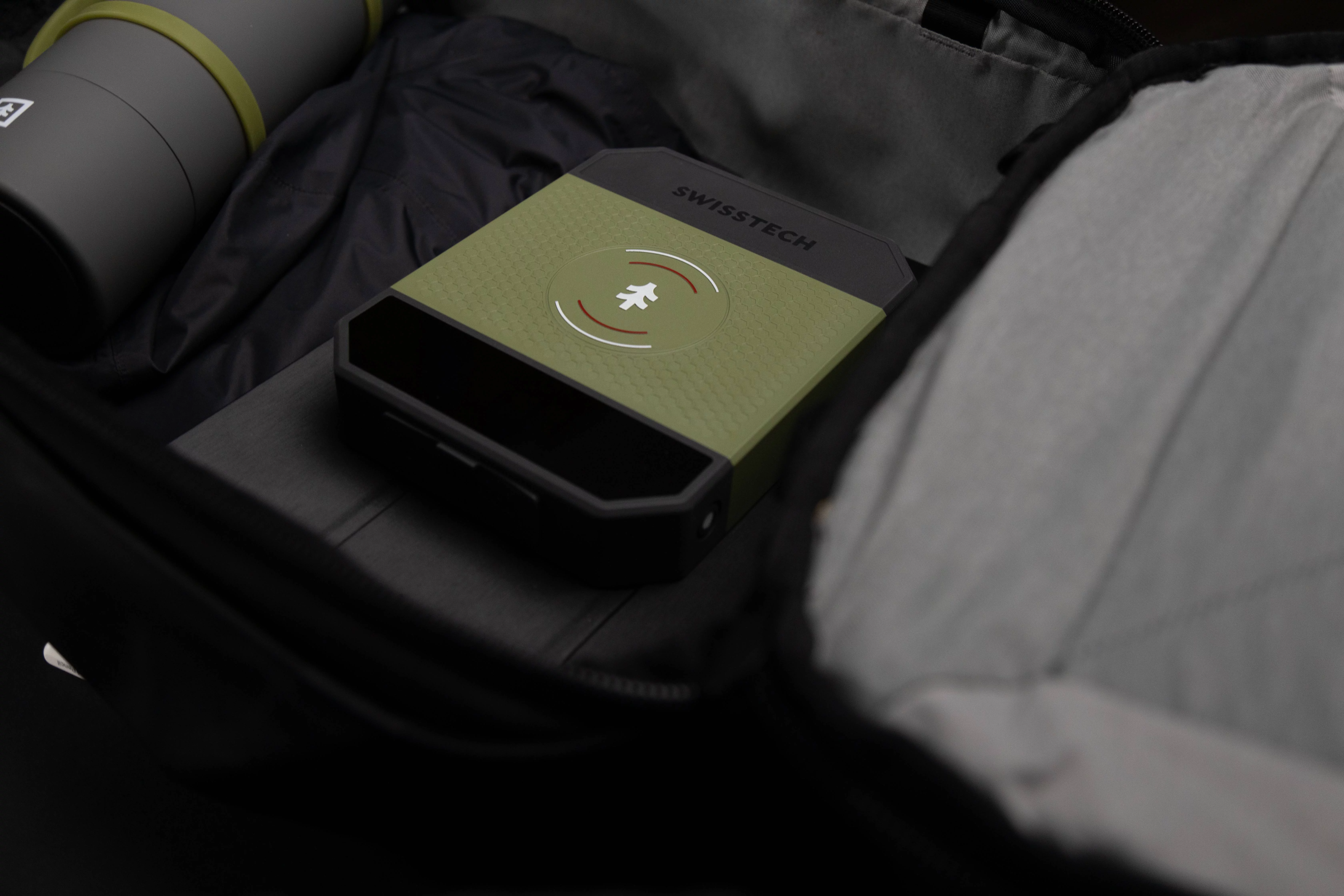 Swiss Tech 40000 mAh Wireless Power Bank with Charging Pad and 65W Fast Charge, IP54 Weatherproof