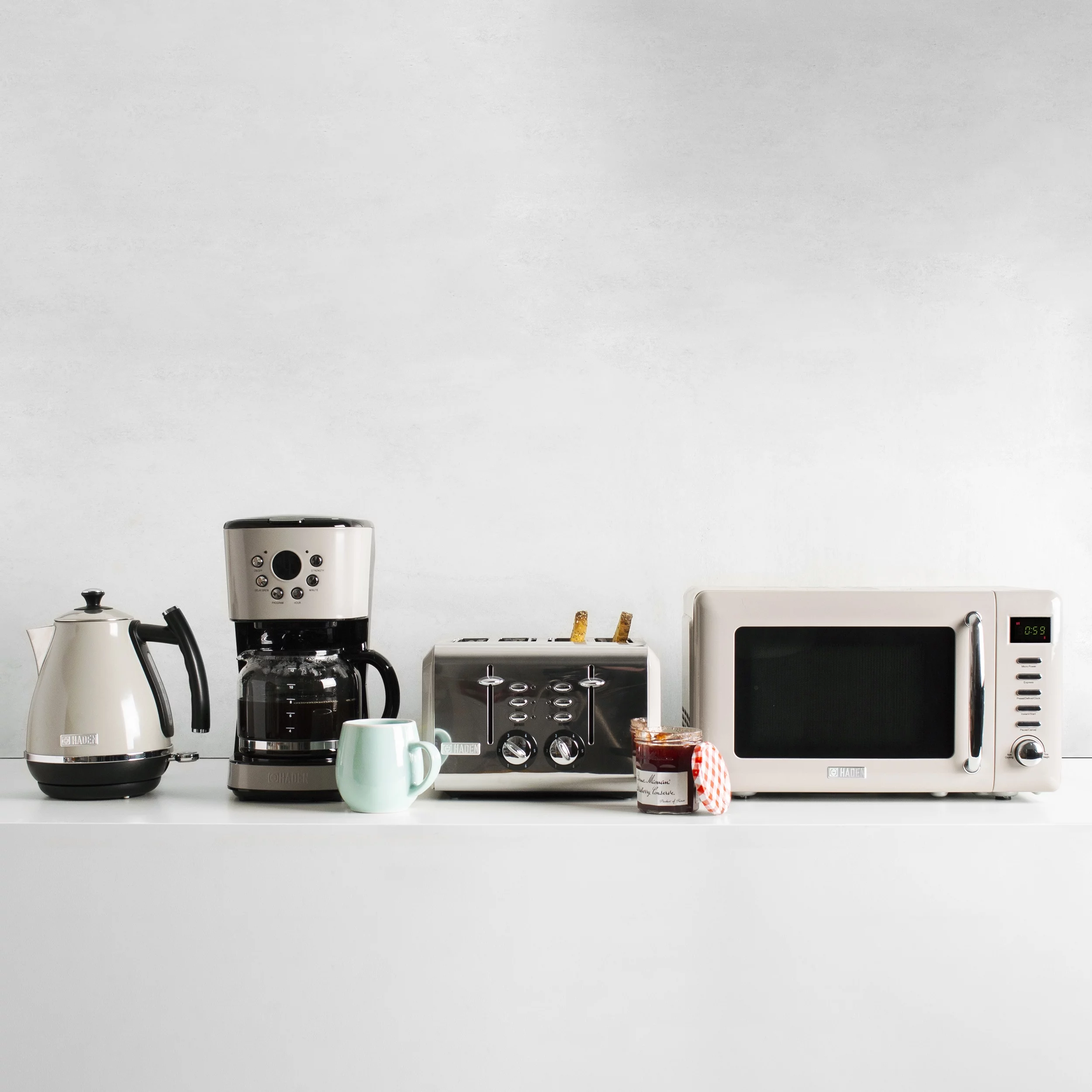 HADEN Cotswold 1.7 Liter Stainless Steel Body Retro Electric Kettle, Putty Beige