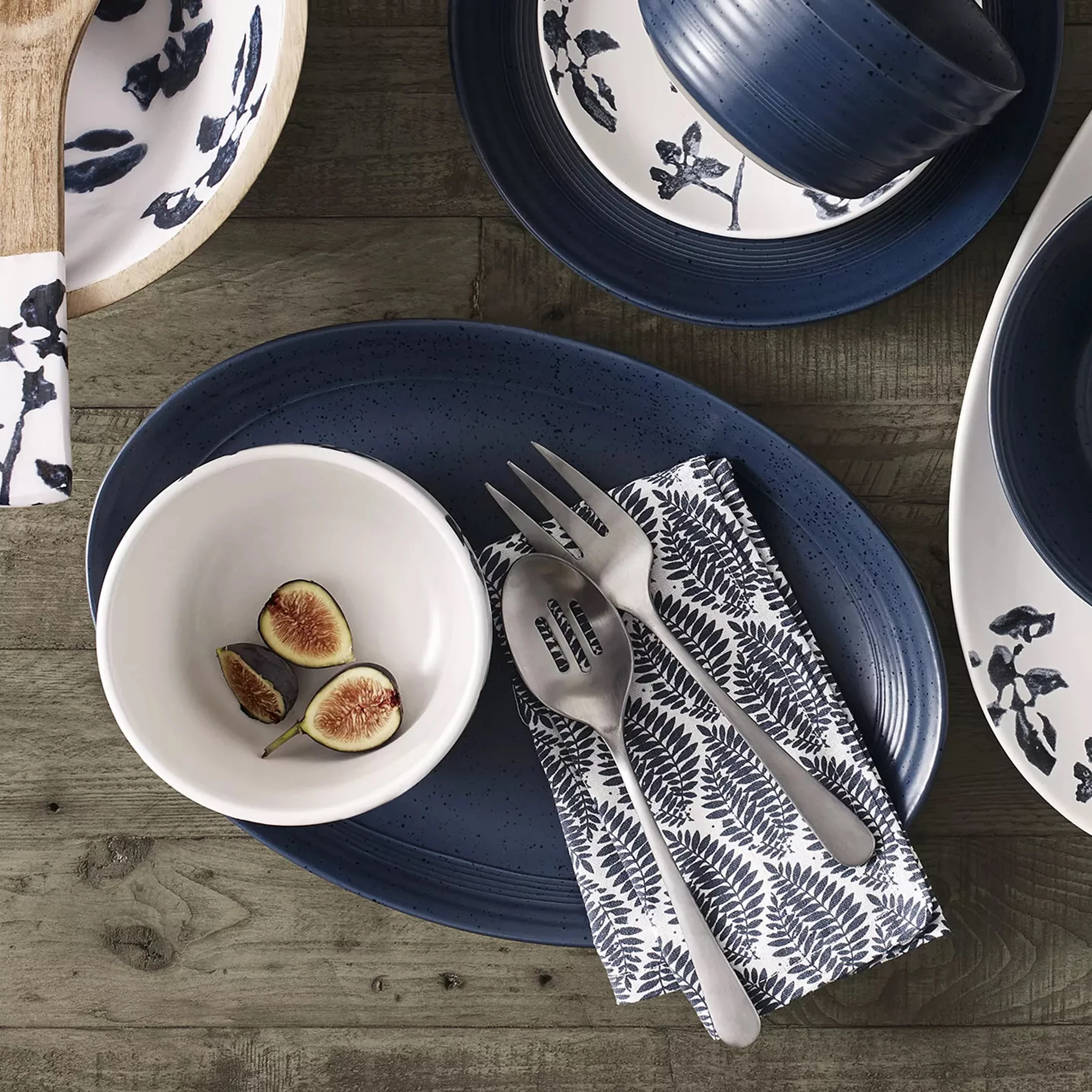 Bee And Willow 14 Inch Stoneware Oval Platter in Blue Speckle