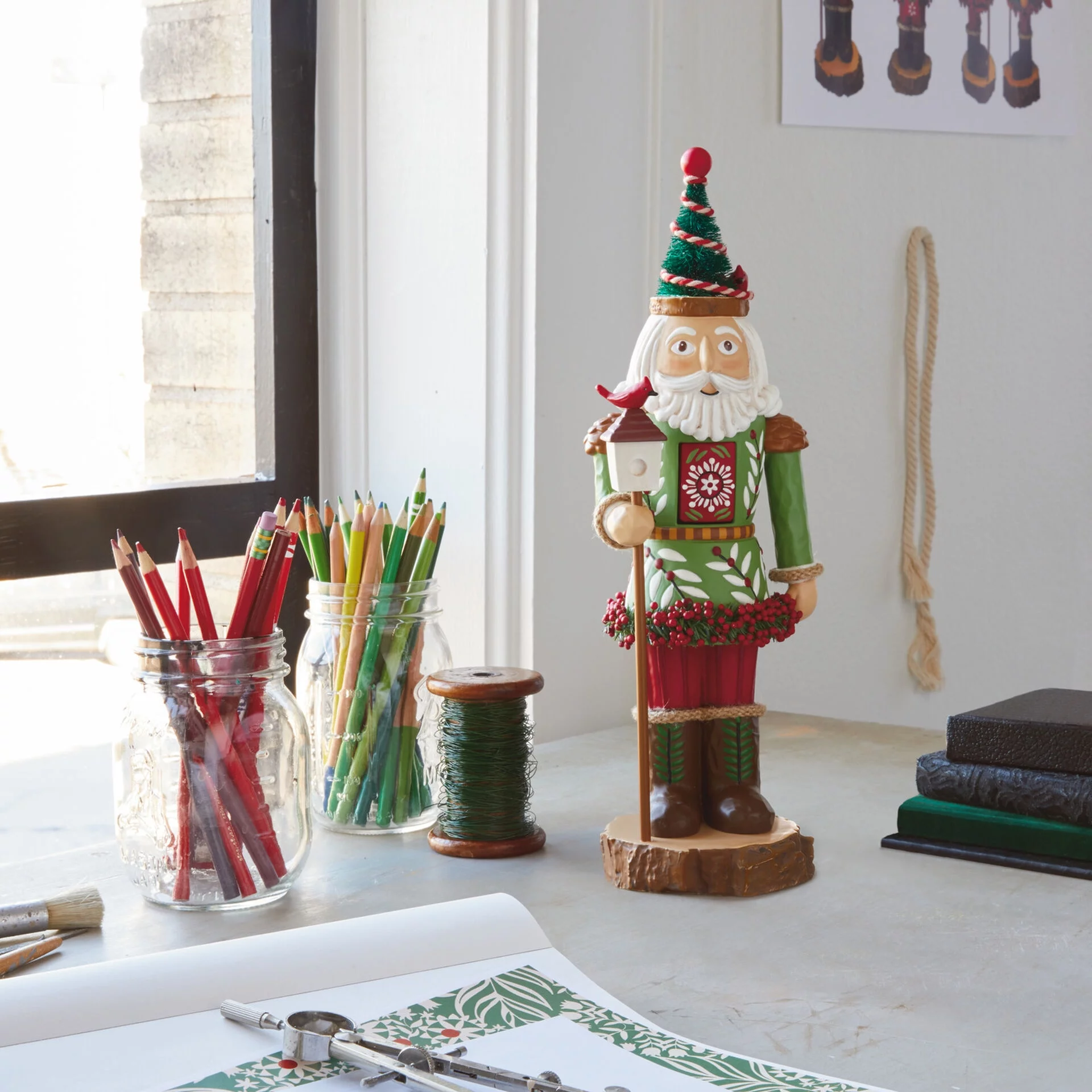 Hallmark QFM3375 Noble Nutcracker Tabletop Decoration 2021