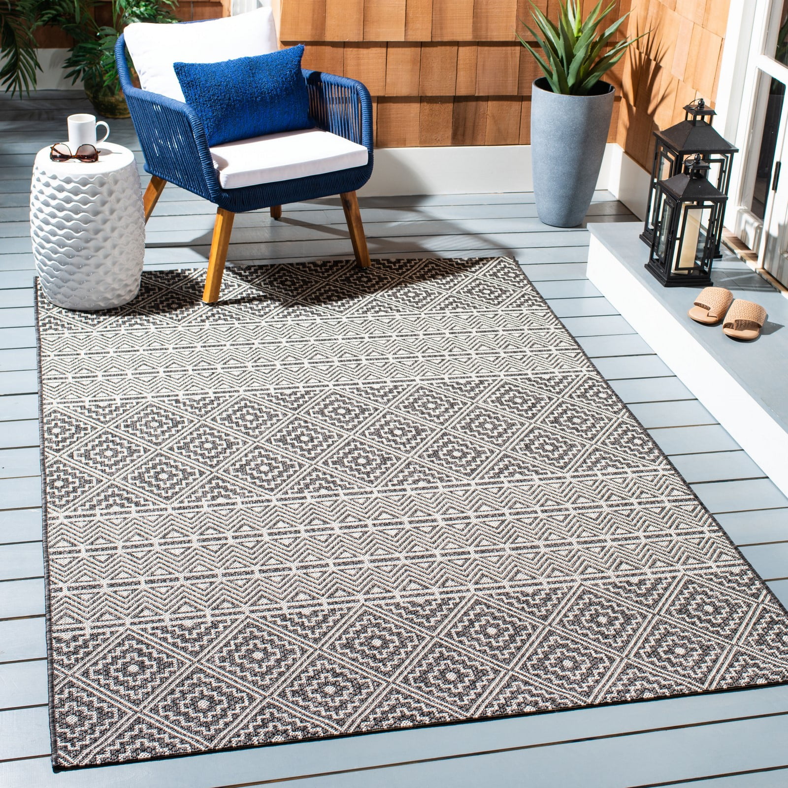 SAFAVIEH Courtyard Karen Geometric Indoor/Outdoor Area Rug, 8' x 10', Black/Grey