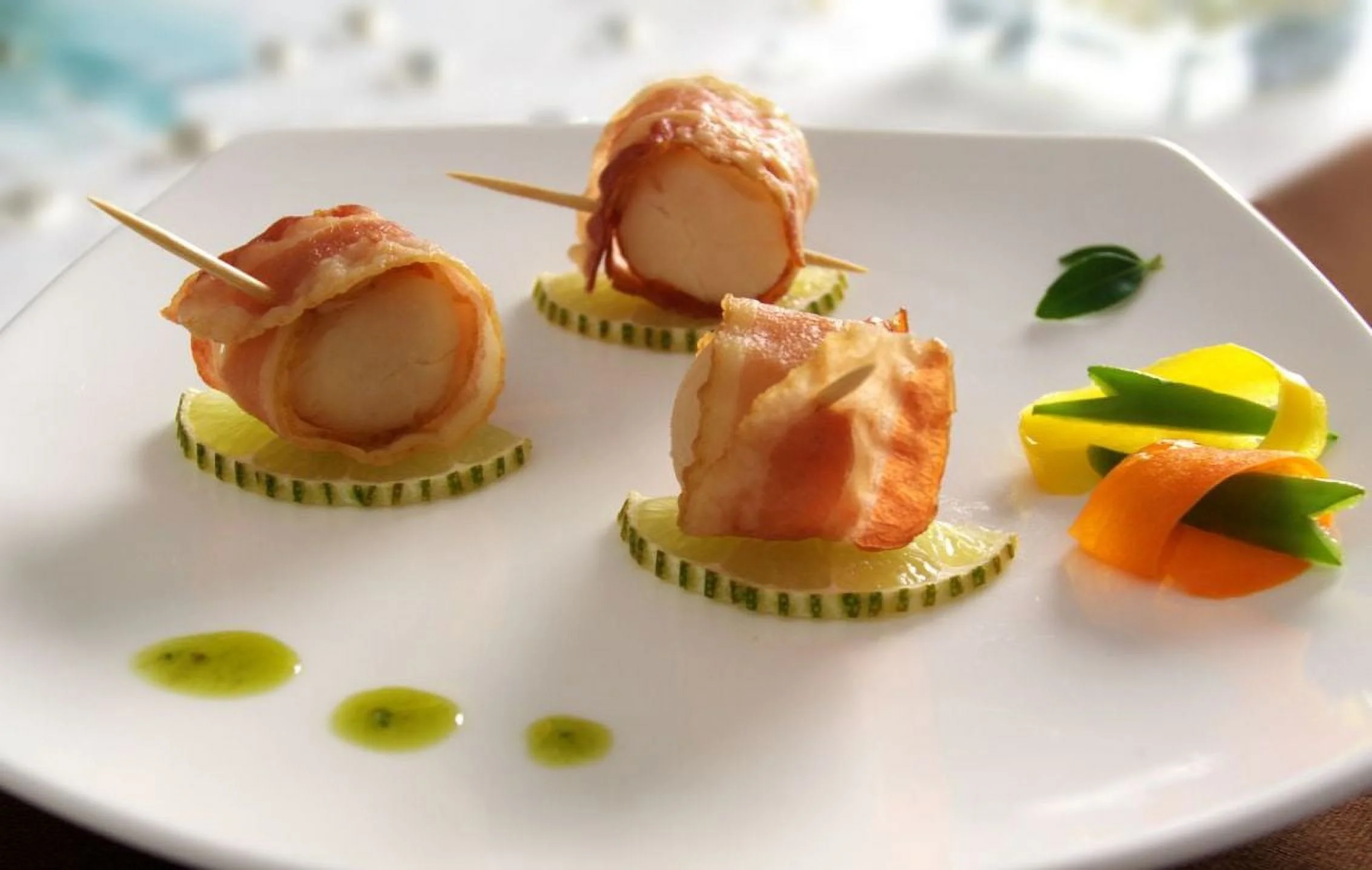 Cuisine Innovations Bacon Wrapped Scallop, 1 Ounce - 100 per case.