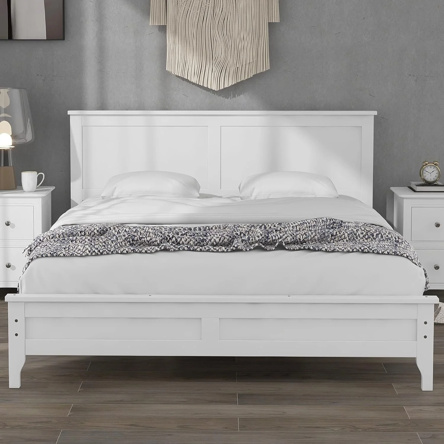 Kig Size Platform Bed, Moder Solid Wood Kig Platform Bed Frame, o Box Sprig eeded, White