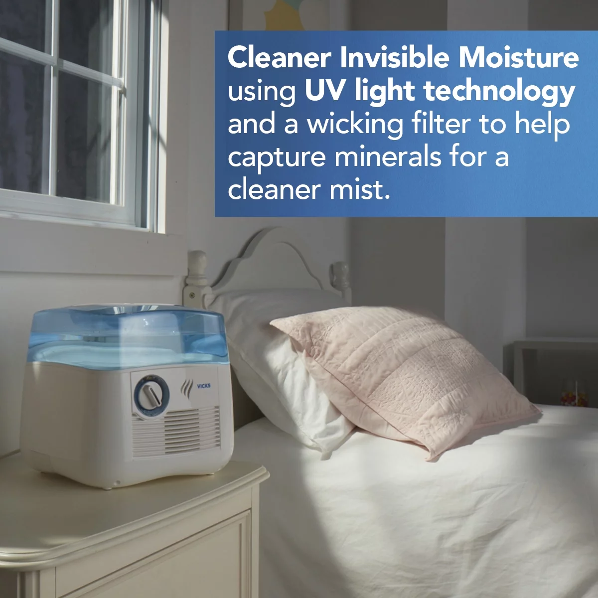 Vicks 1 gal 400 sq ft Cool Moisture Humidifier with UV Technology, V3900, Blue/White