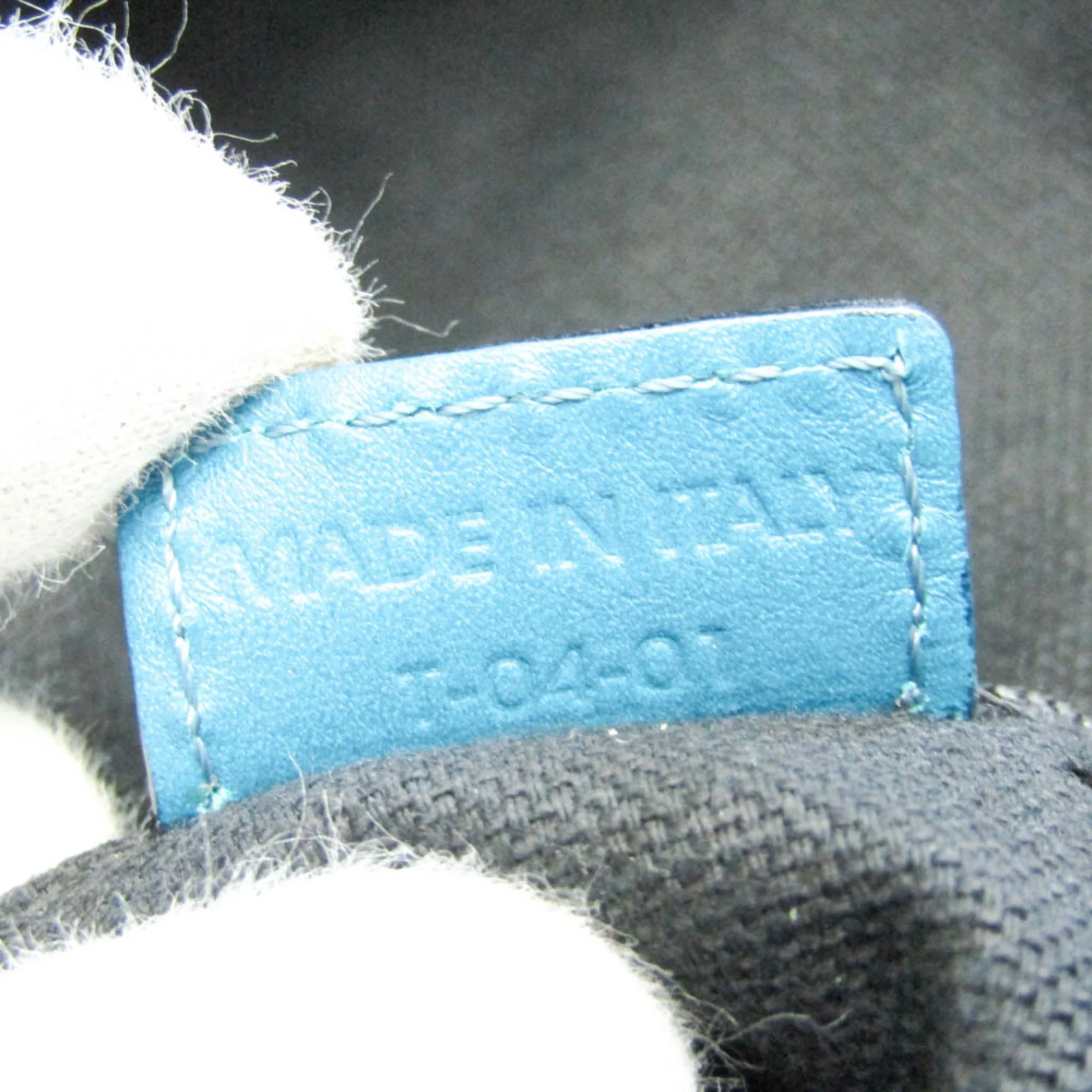 Pre-Owned Burberry Women's Leather Shoulder Bag Beige,Black,Blue,Brown (Good)