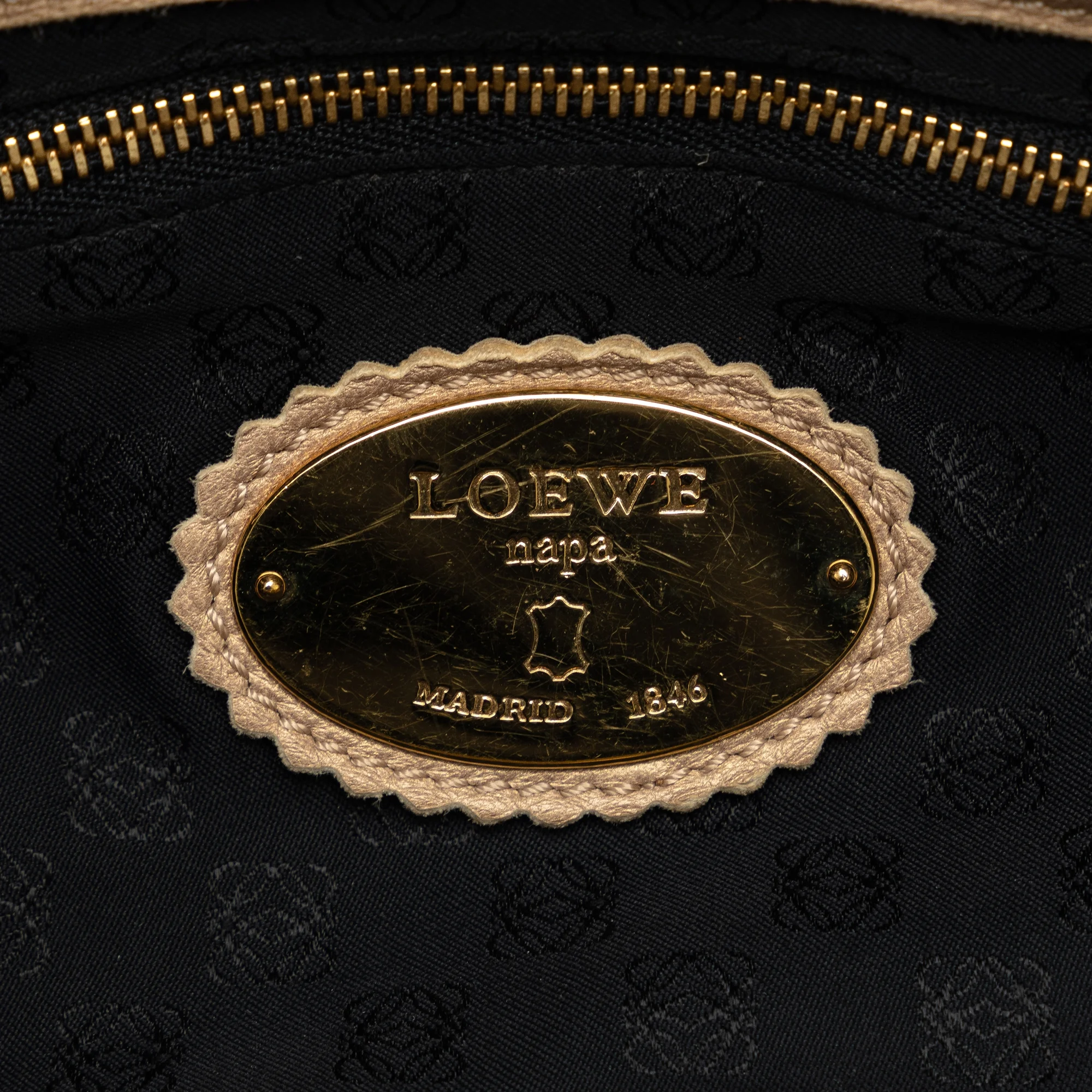 Pre-Owned Authenticated Loewe Nappa Aire Calf Leather Brown Handbag Top HandleBag Unisex (Fair)