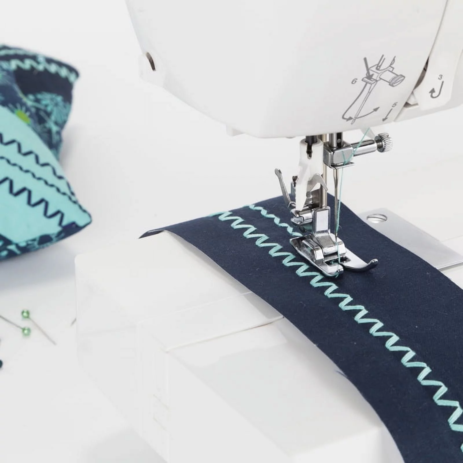 Restored SINGER 5560 Fashion Mate Sewing Machine with Extension Table and Hard Cover (Refurbished)