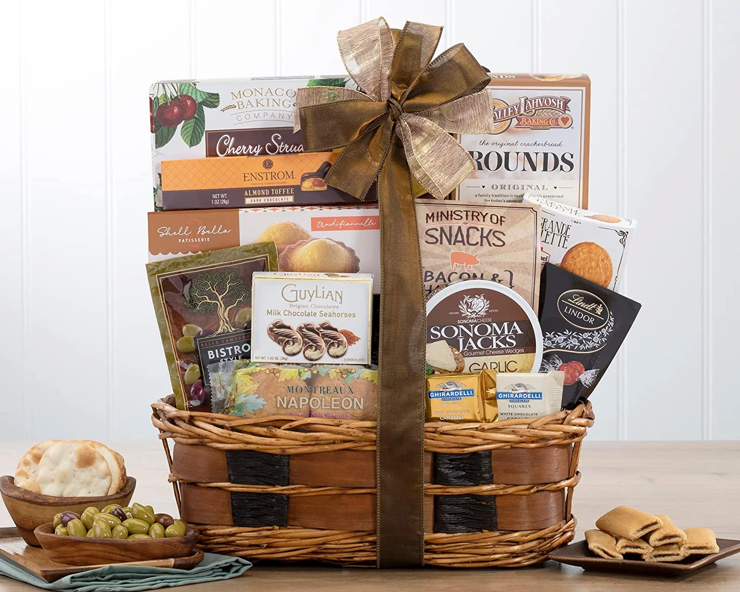 The Bon Appetit Gourmet Food Gift Basket