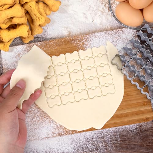 AIERSA Mini Gingerbread Cookie Cutter,Small Christmas Cookie Cutters,1 Inch Tiny Gingerbread Man Shapes Cookie Cutter,20 Cavity Metal Stainless Steel Christmas Cookie Cutters