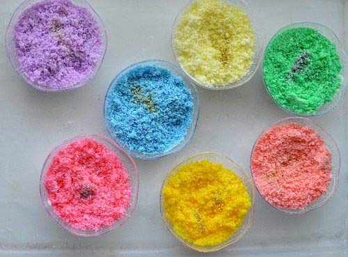 Two Pounds of Science Gong Fun Instant Snow Powder Add Water to Make 16 Gallons of Fake Snow, Artificial Snow