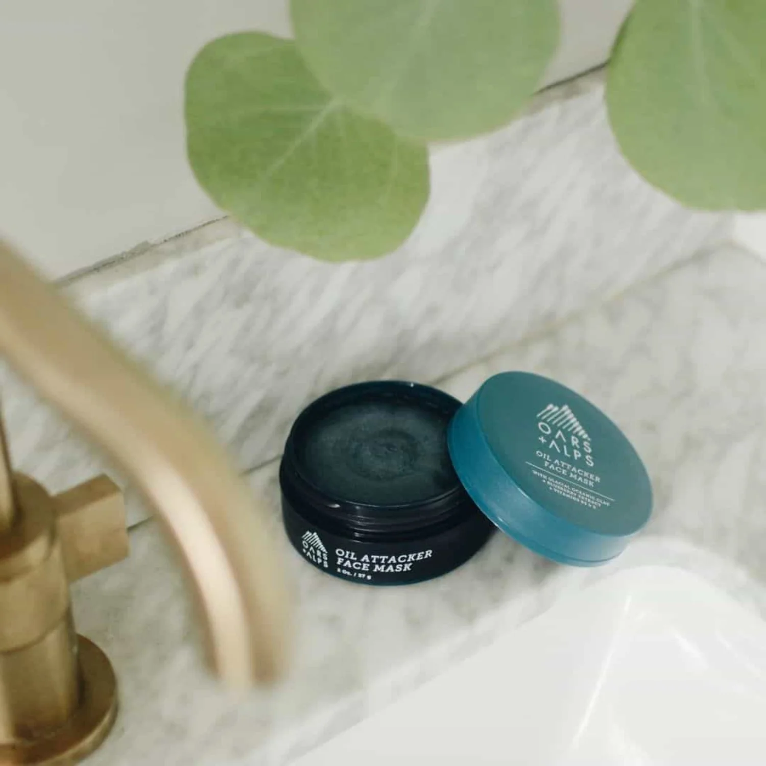 Oars + Alps Oil Attacker Face Mask Skin Care, Facial Cleanser Infused with Kaolin Clay and Niacinamide, TSA Friendly, 2 Oz