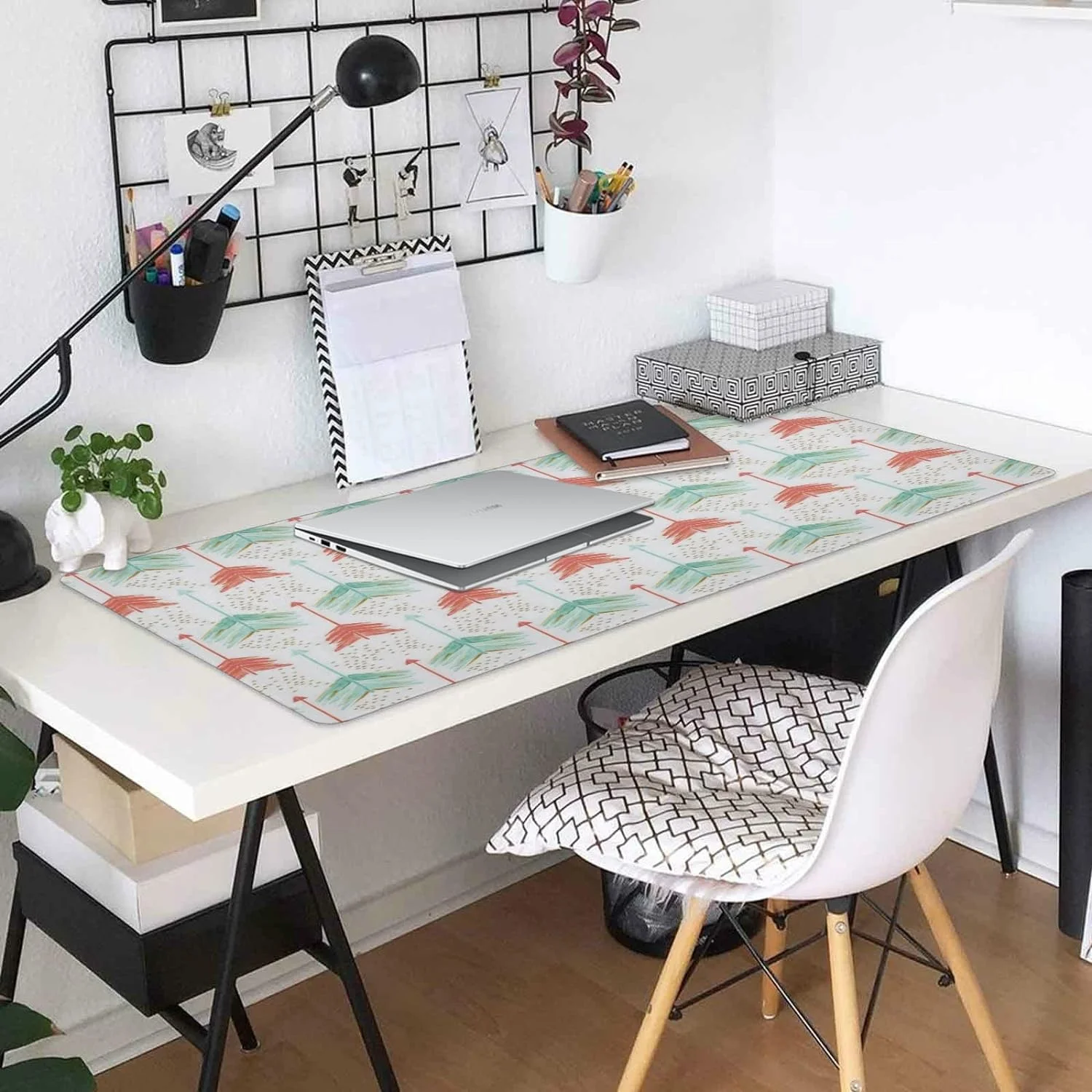 Hyjoy Extended Mouse Pad, Non-Slip Rubber Base Mouse Pad, 35.4x15.7 Inch, Arrow Funny Cartoon Office/Game/Home Long Computer Keyboard and Mouse Pad