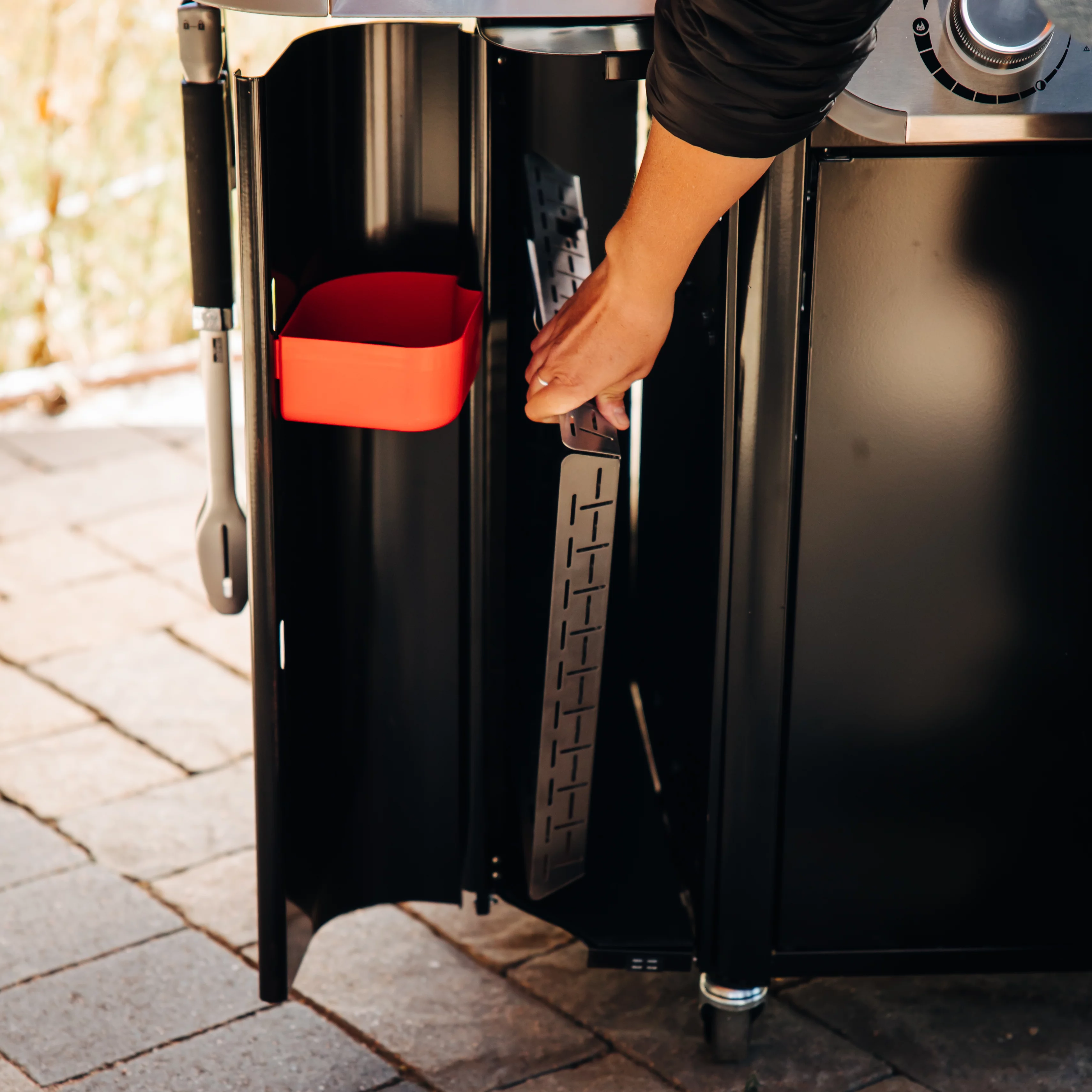 Weber Genesis E-335 3-Burner Natural Gas Grill in Black with Side Burner