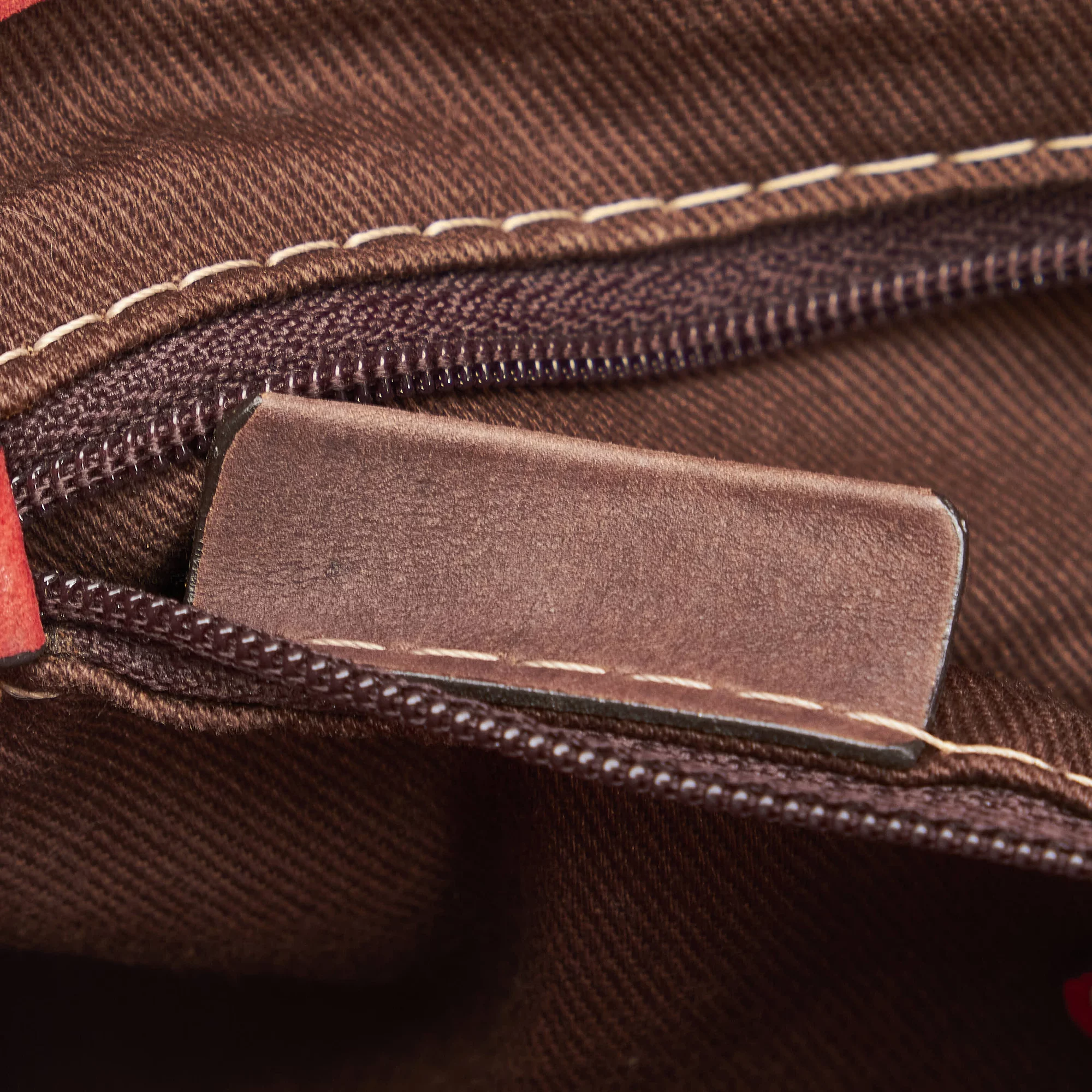 Pre-Owned Authenticated Loewe Anagram Shoulder Bag Calf Leather Red Women (Good)