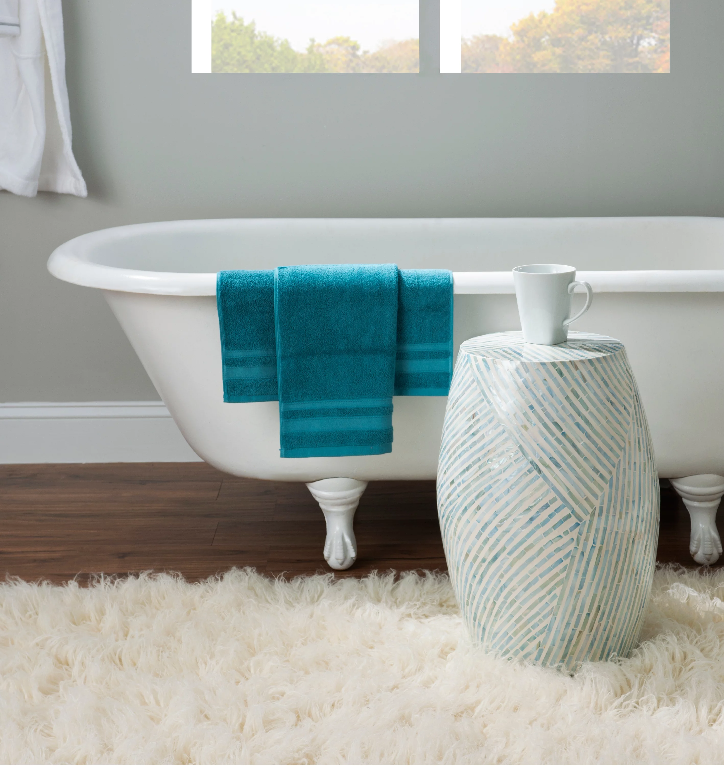 Linon Prescott Indoor Drum Accent Table, 19.75