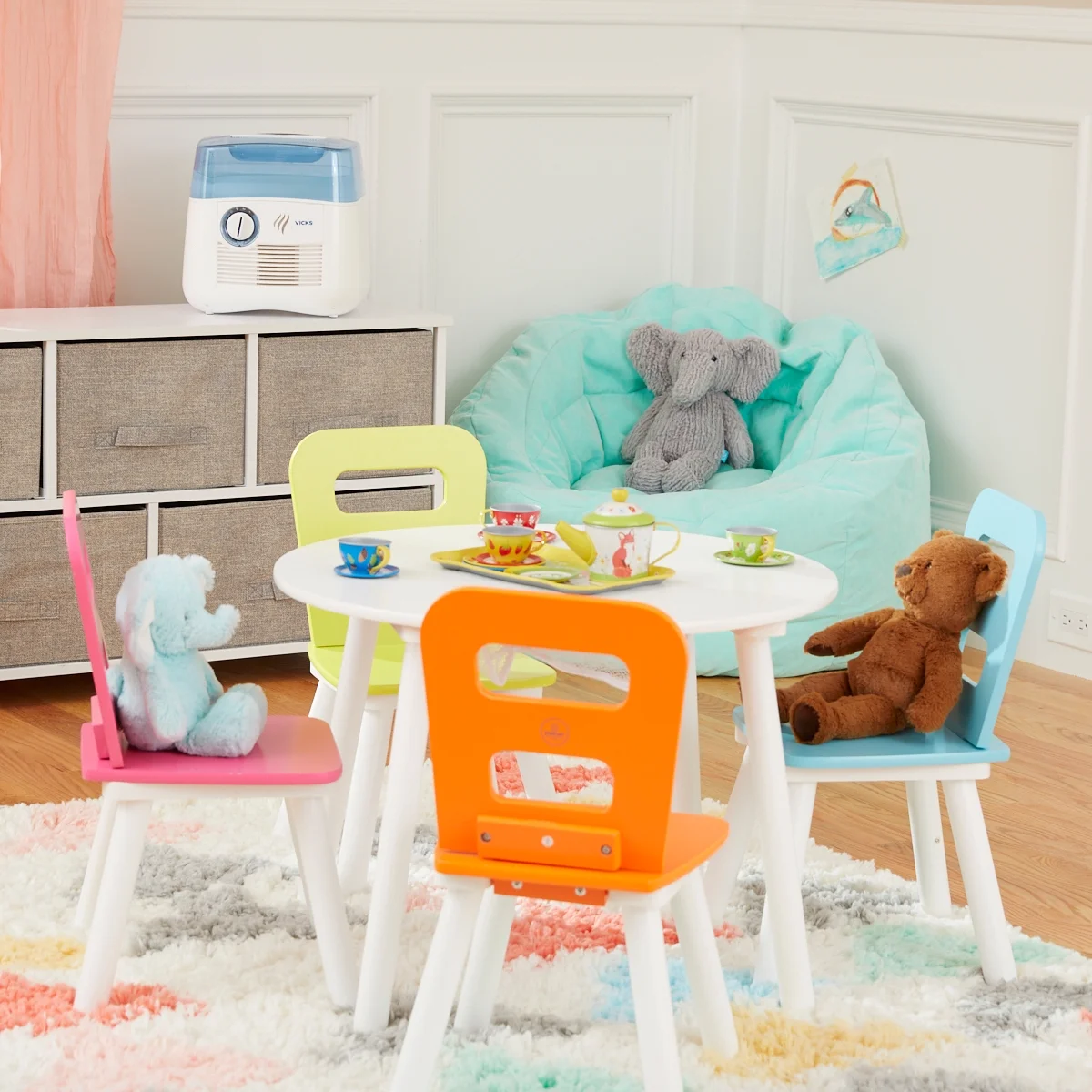 Vicks 1 gal 400 sq ft Cool Moisture Humidifier with UV Technology, V3900, Blue/White