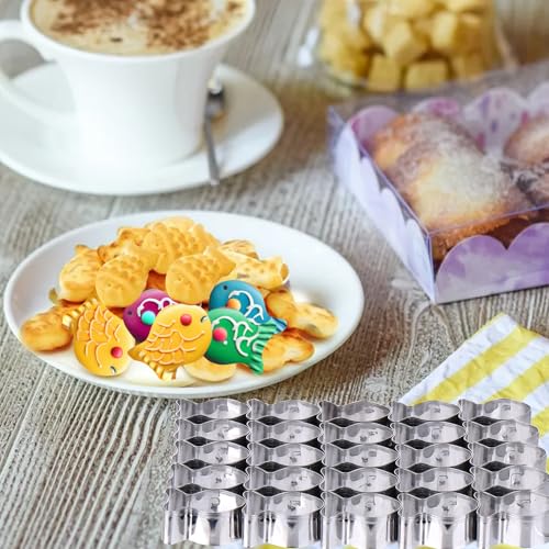 AIERSA Mini Gingerbread Cookie Cutter,Small Christmas Cookie Cutters,1 Inch Tiny Gingerbread Man Shapes Cookie Cutter,20 Cavity Metal Stainless Steel Christmas Cookie Cutters