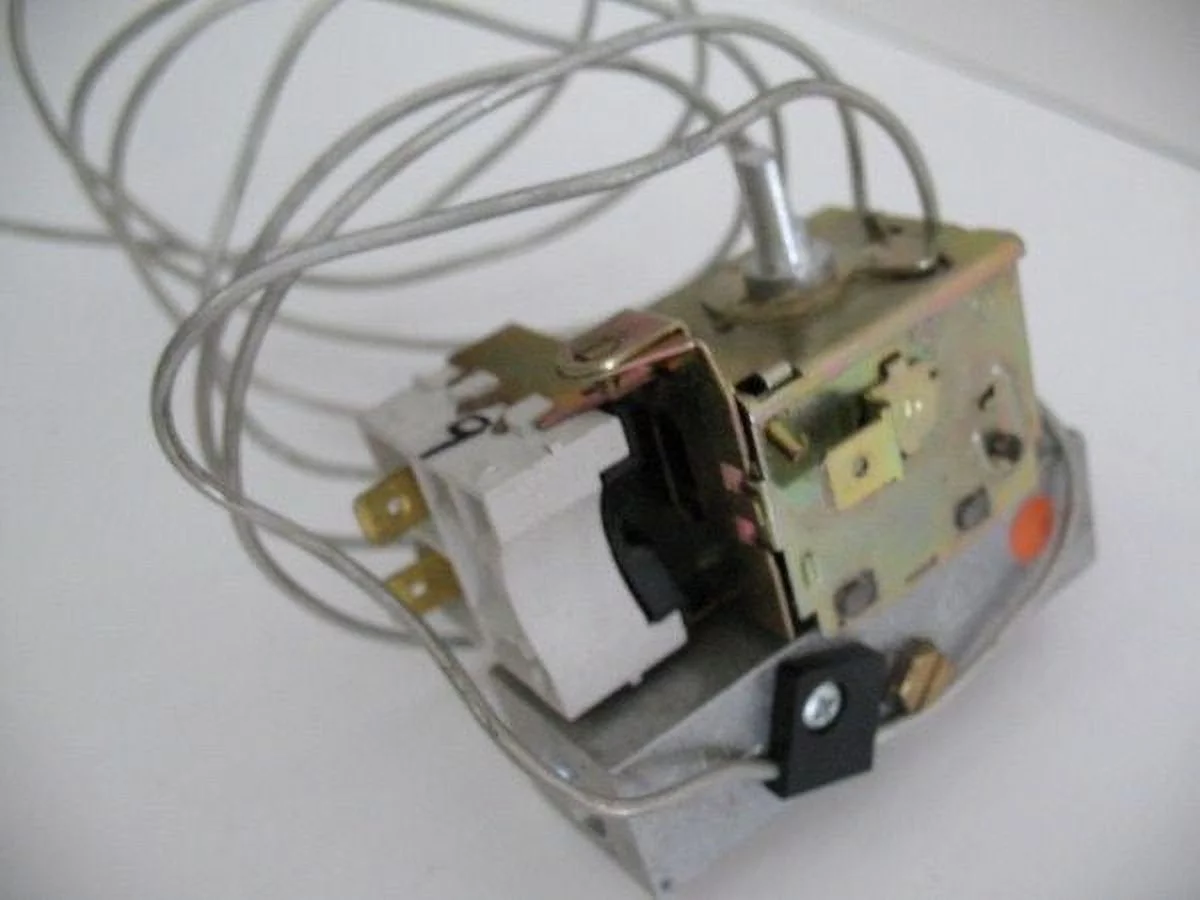 MC Enterprises 2007199009 Dometic Refrigerator Dual Electric & Gas Thermostat