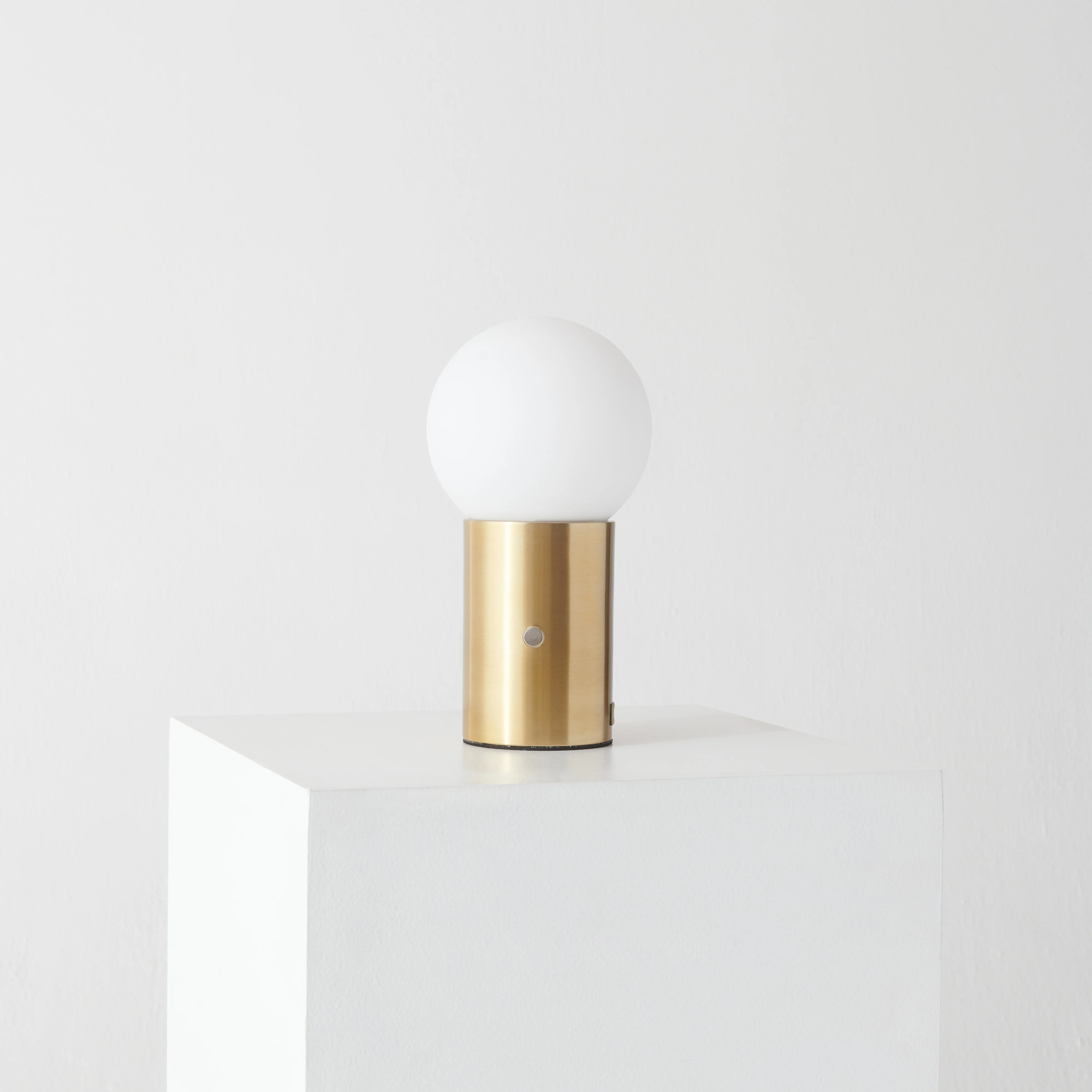 Brightech Kai LED Table Lamp with USB Port - Bedside Reading Lamp, Modern Desk Lamp, Nightstand Lamp with Ambient Lighting for Bedroom, Living Room, Office - Modern Globe Lamp shade, Brass Finish