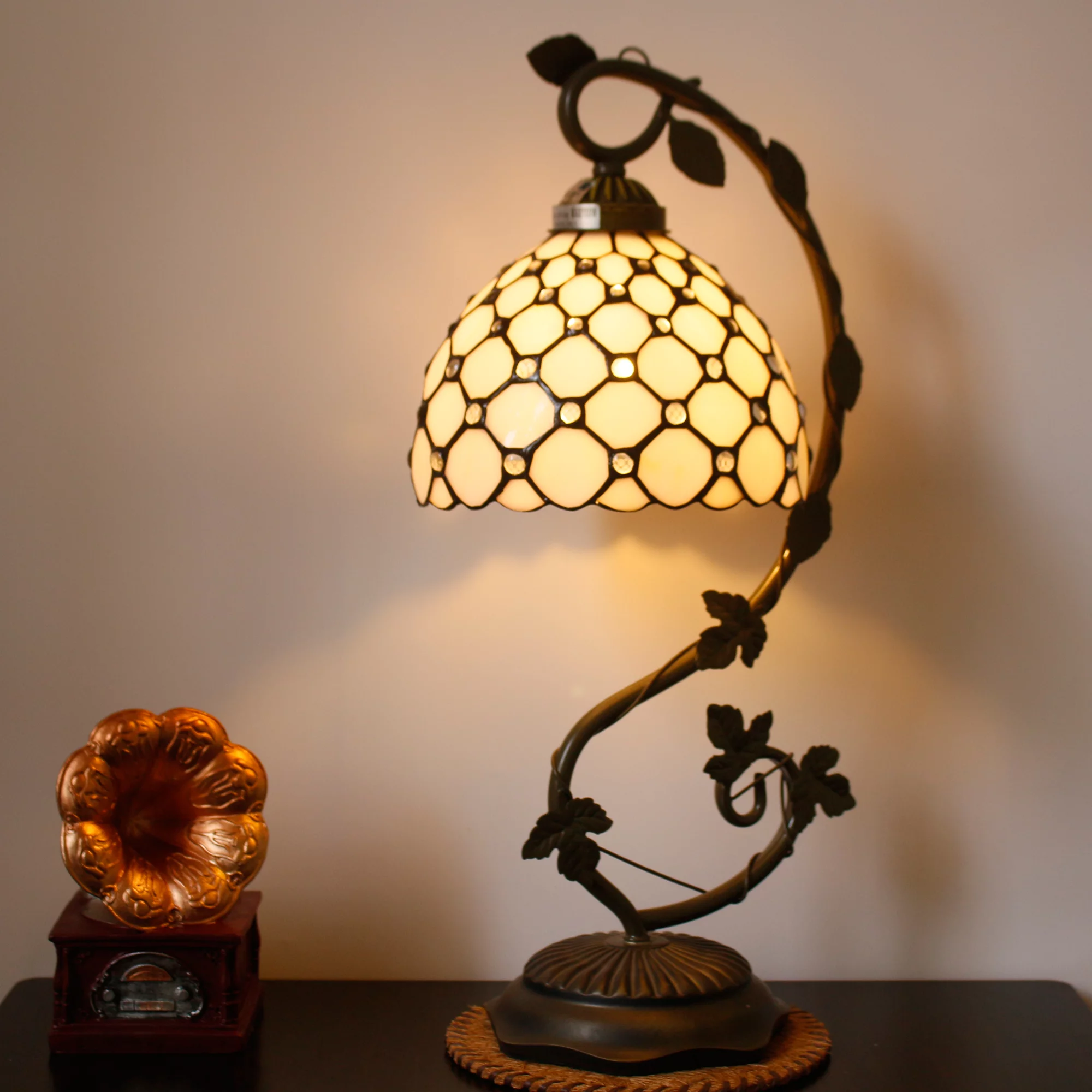 Bedside Lamp Stained Glass Shade Tiffany Table Lamp Banker, Cute Cream Pearl Style Desk Light with Metal Leaf Thin Base 21