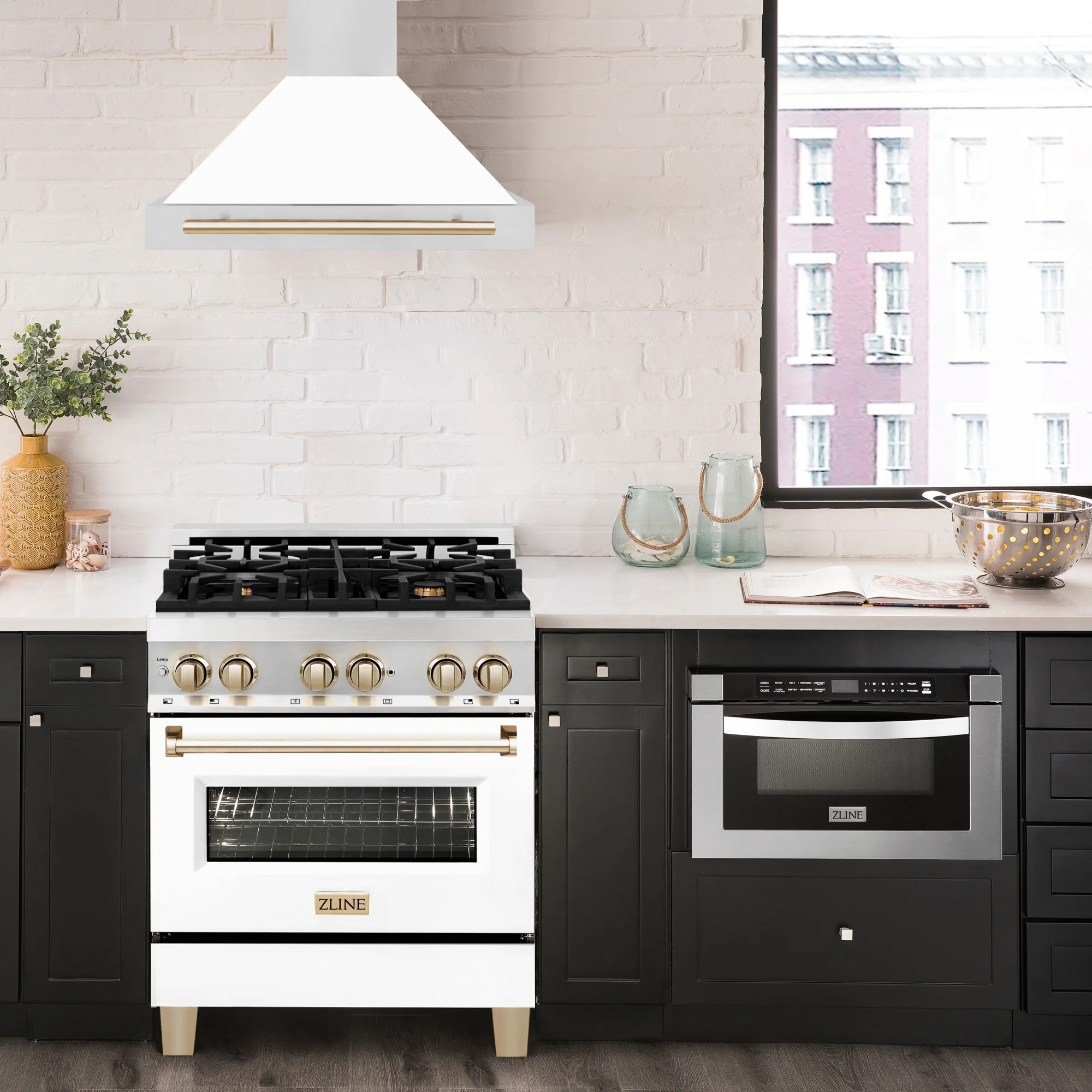 ZLINE KB4STZ-WM30-MB  Wall Range Hood