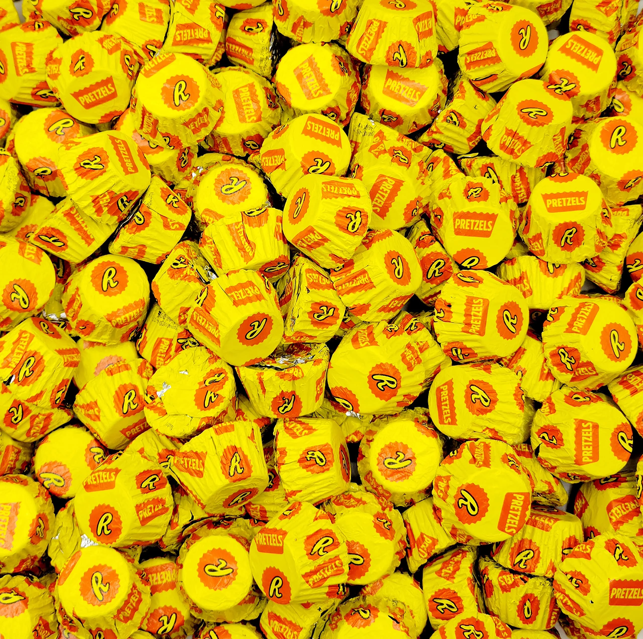 Reeses Miniature Cups With Pretzels - Milk Chocolate And Peanut Butter Stuffed With Pretzels - Individually Wrapped Miniature Peanut Butter Cups- Gluten Free - Bulk Pack (4 Pound)