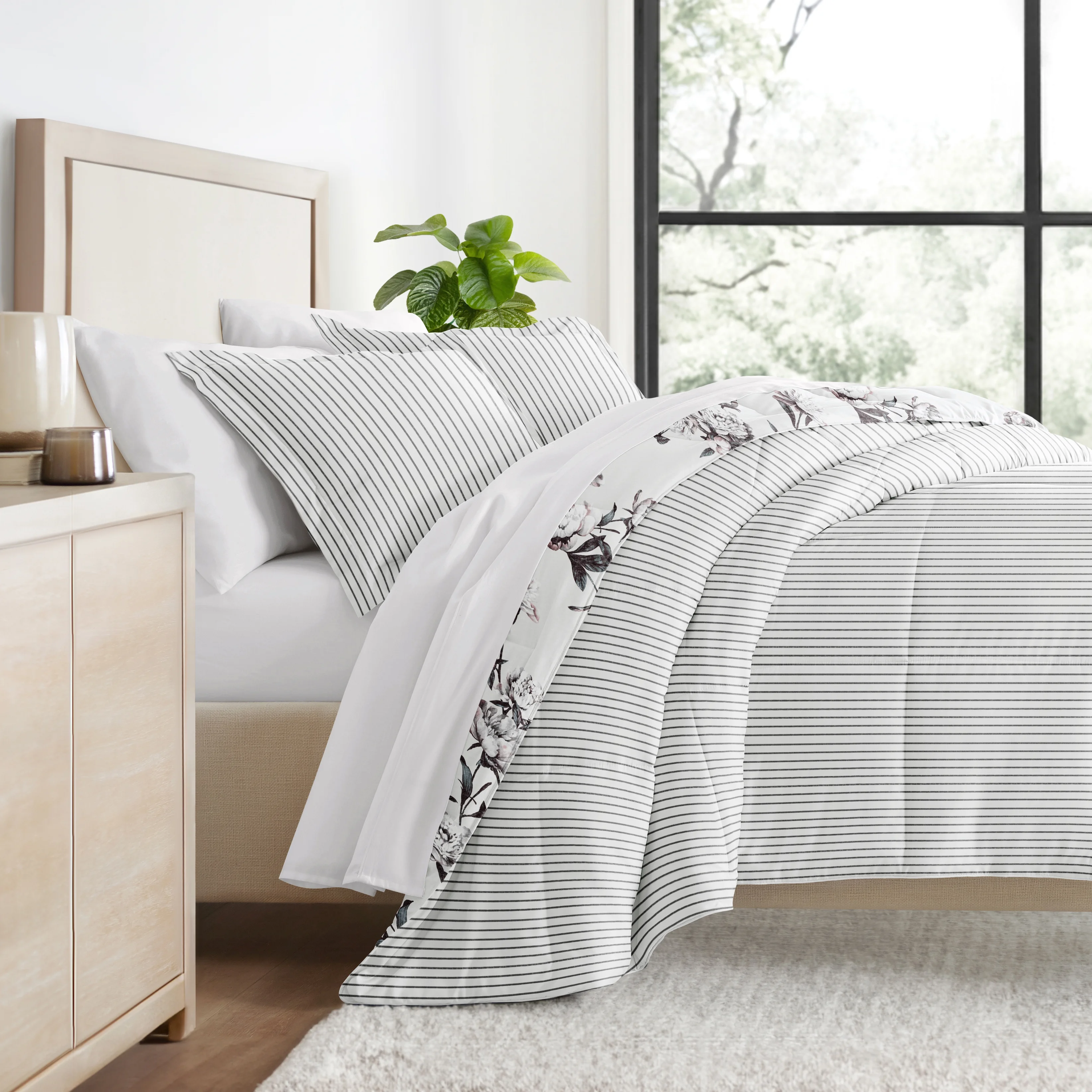 Comfort Canopy - Vintage Magnolia Stripe Ultra Soft Reversible Comforter Bed Set for Queen & Full Bedding