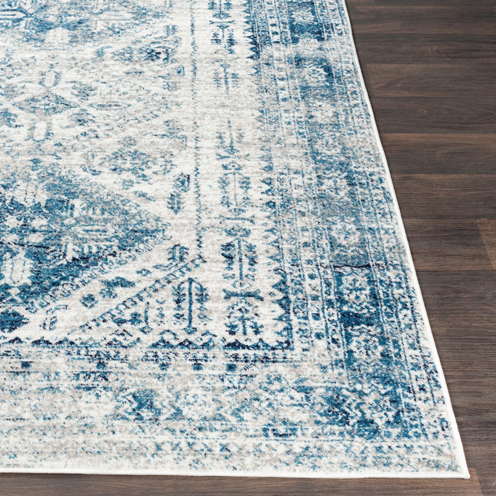 Artistic Weavers Monte Carlo Medallion Area Rug, Blue/White, 7'10