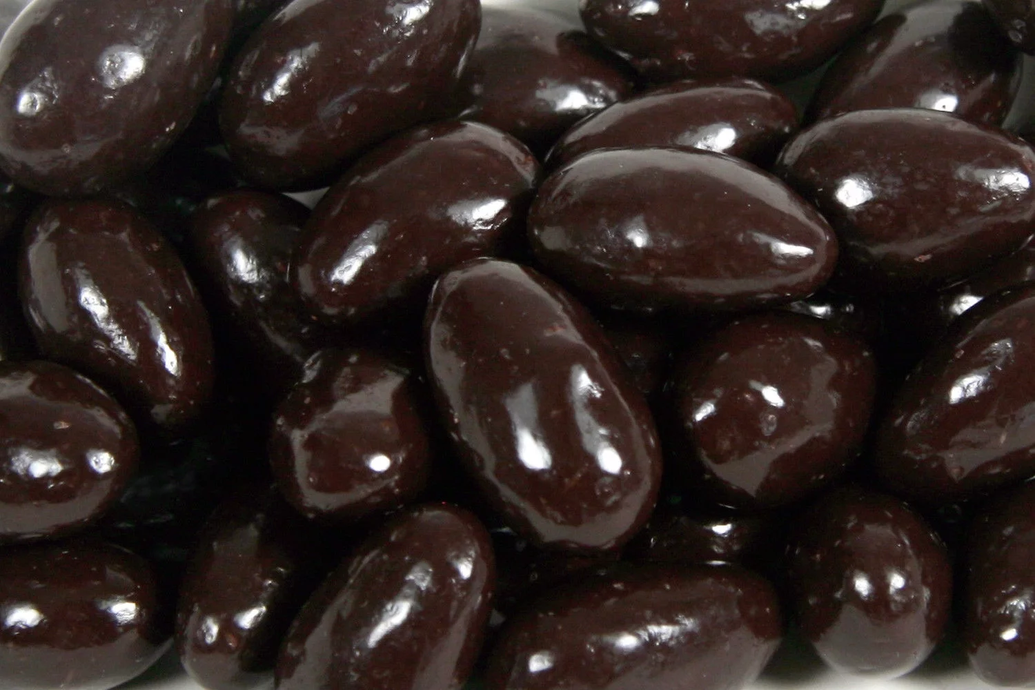 BAYSIDE CANDY DARK CHOCOLATE ALMONDS, 2LBS