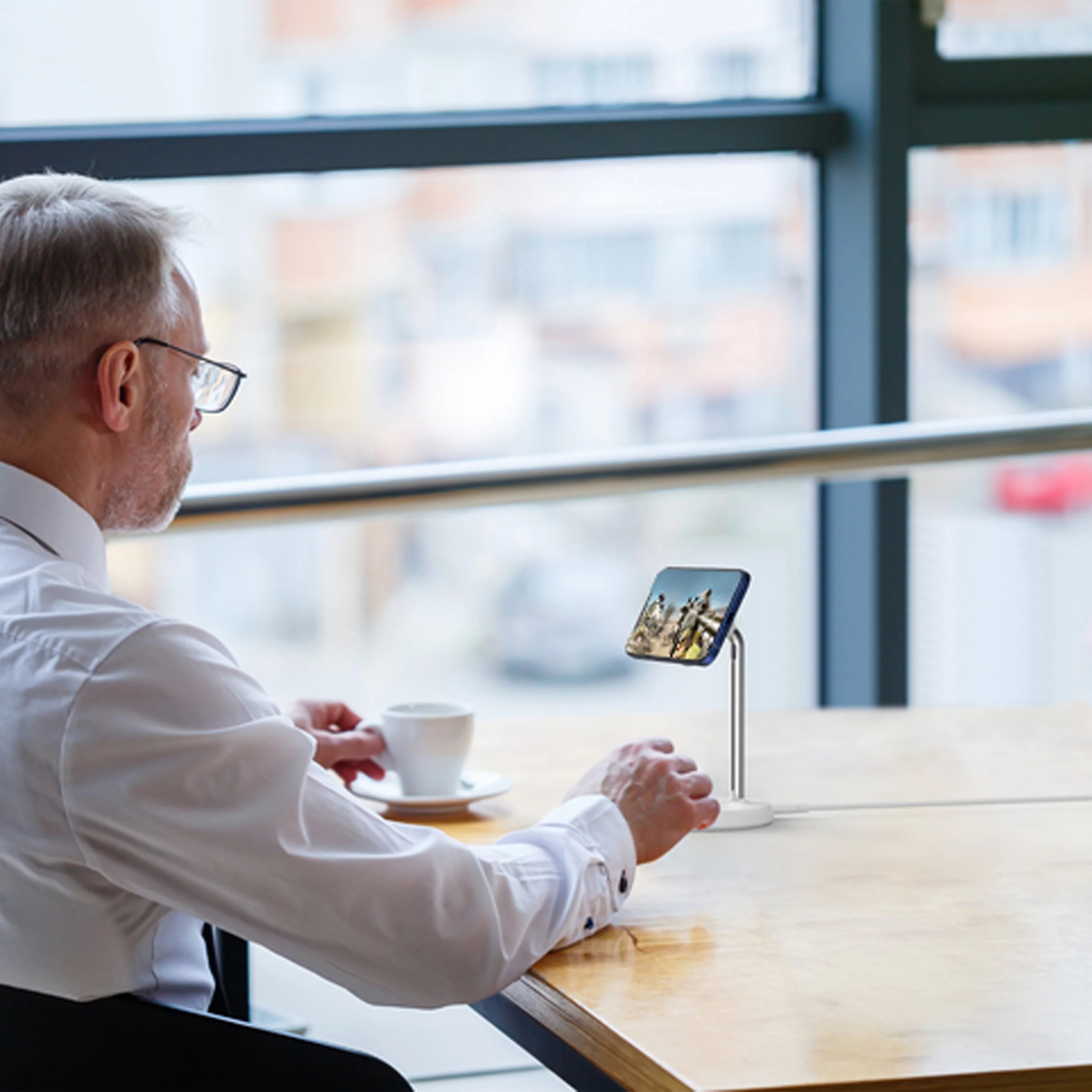 Anker PowerWave Magnetic Charging Stand
