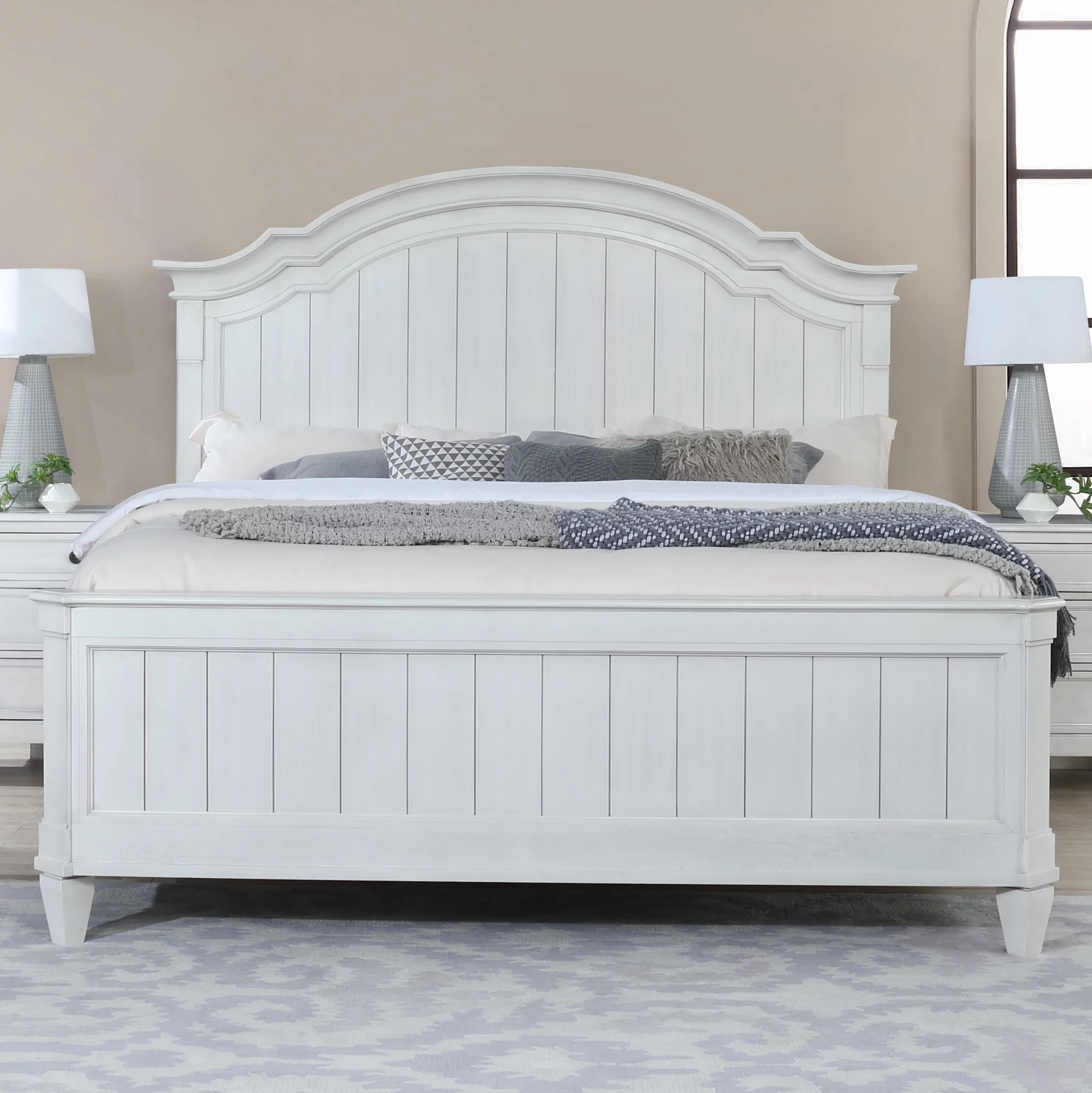Roundhill Furniture Saline Wood Camelback Planked Bed in White Finish, King